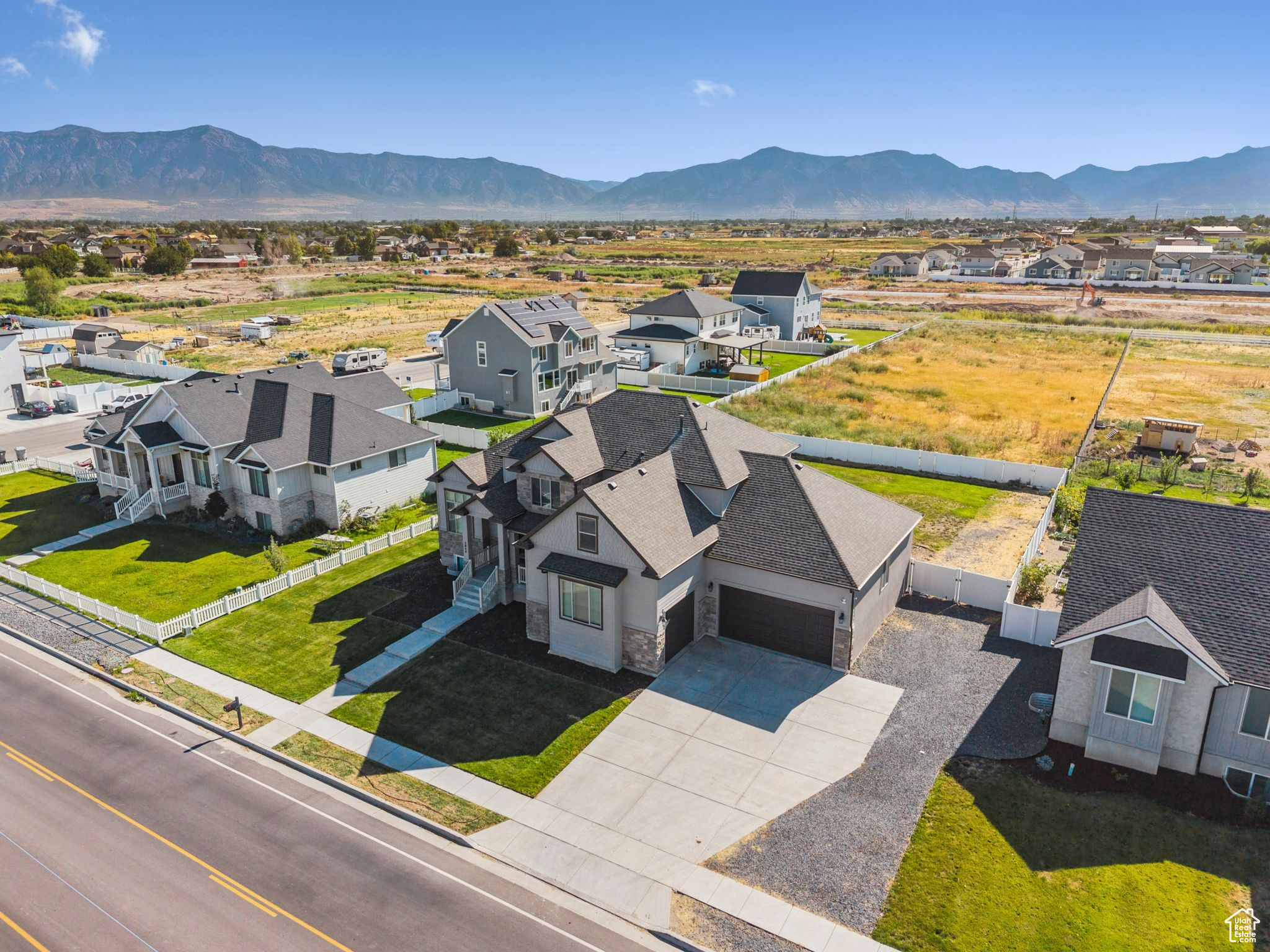 SUNSET EQUESTRIAN CL - Residential