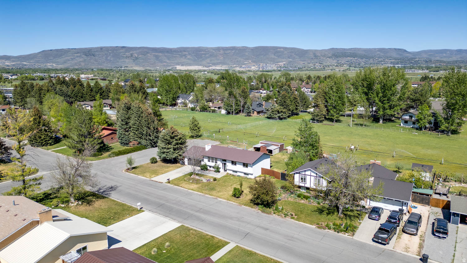 MIDWAY LANE - Residential