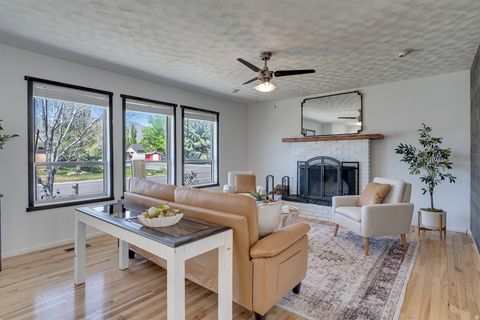 Tiny photo for 117 S 580 E, Midway, UT 84049 (MLS # 2158616)