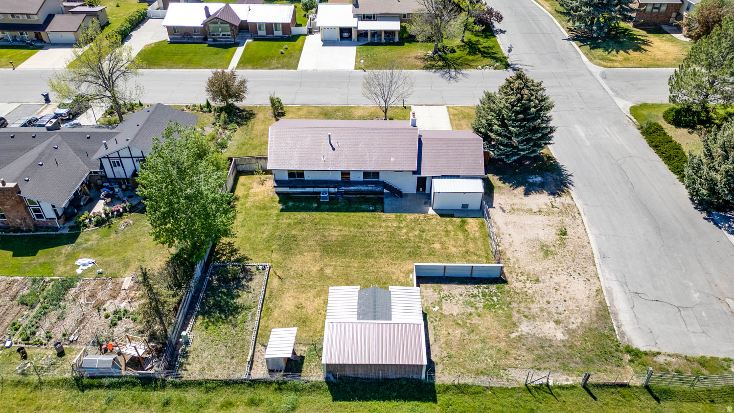 MIDWAY LANE - Residential