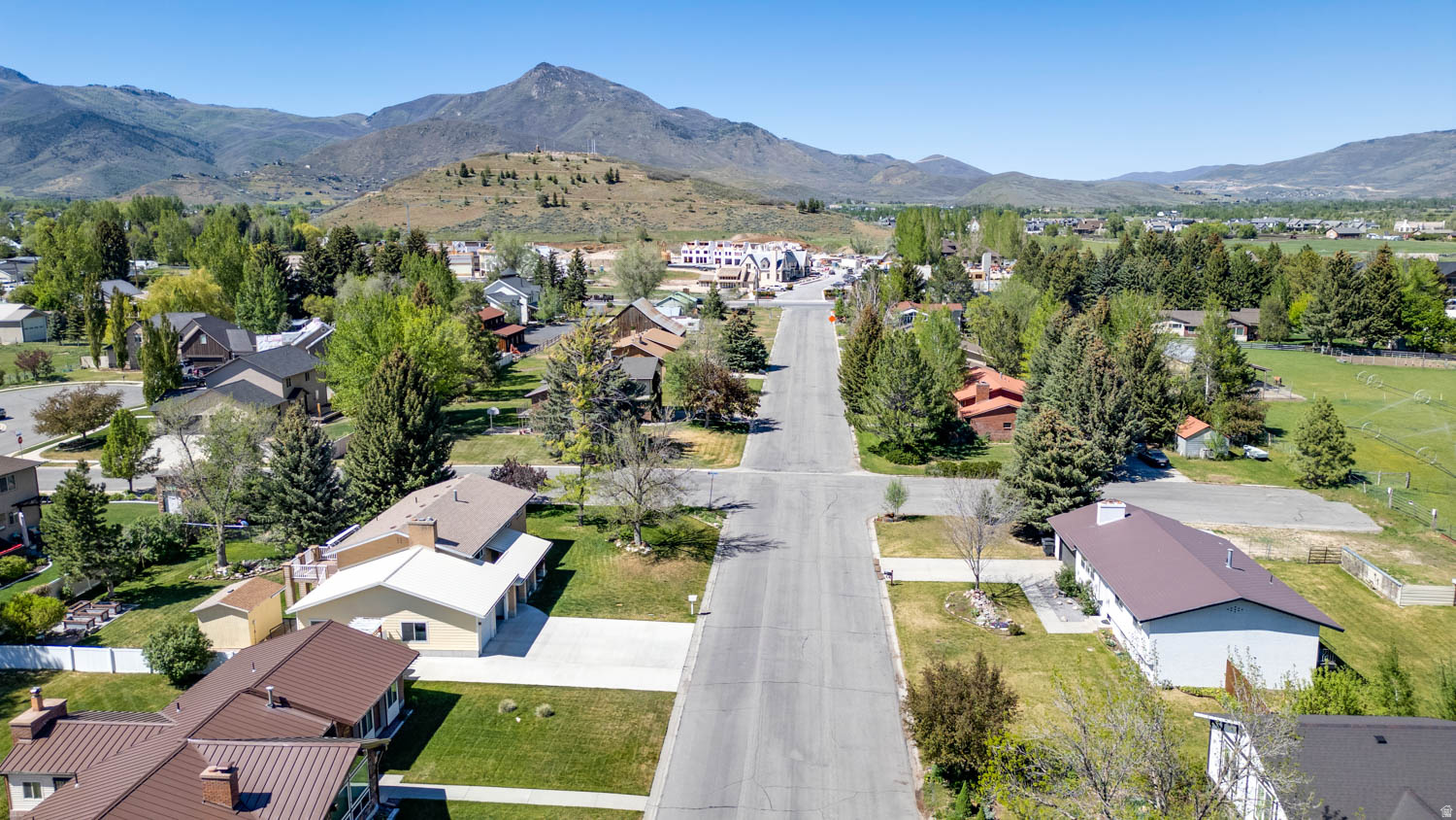 MIDWAY LANE - Residential