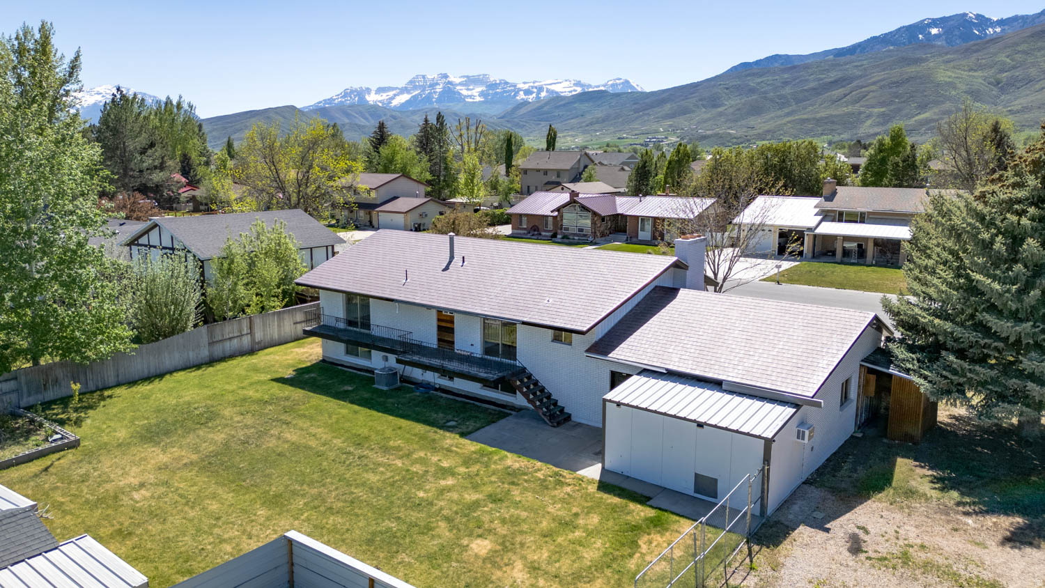 MIDWAY LANE - Residential