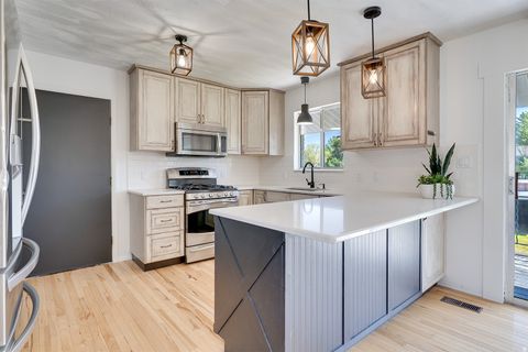 Tiny photo for 117 S 580 E, Midway, UT 84049 (MLS # 2158616)