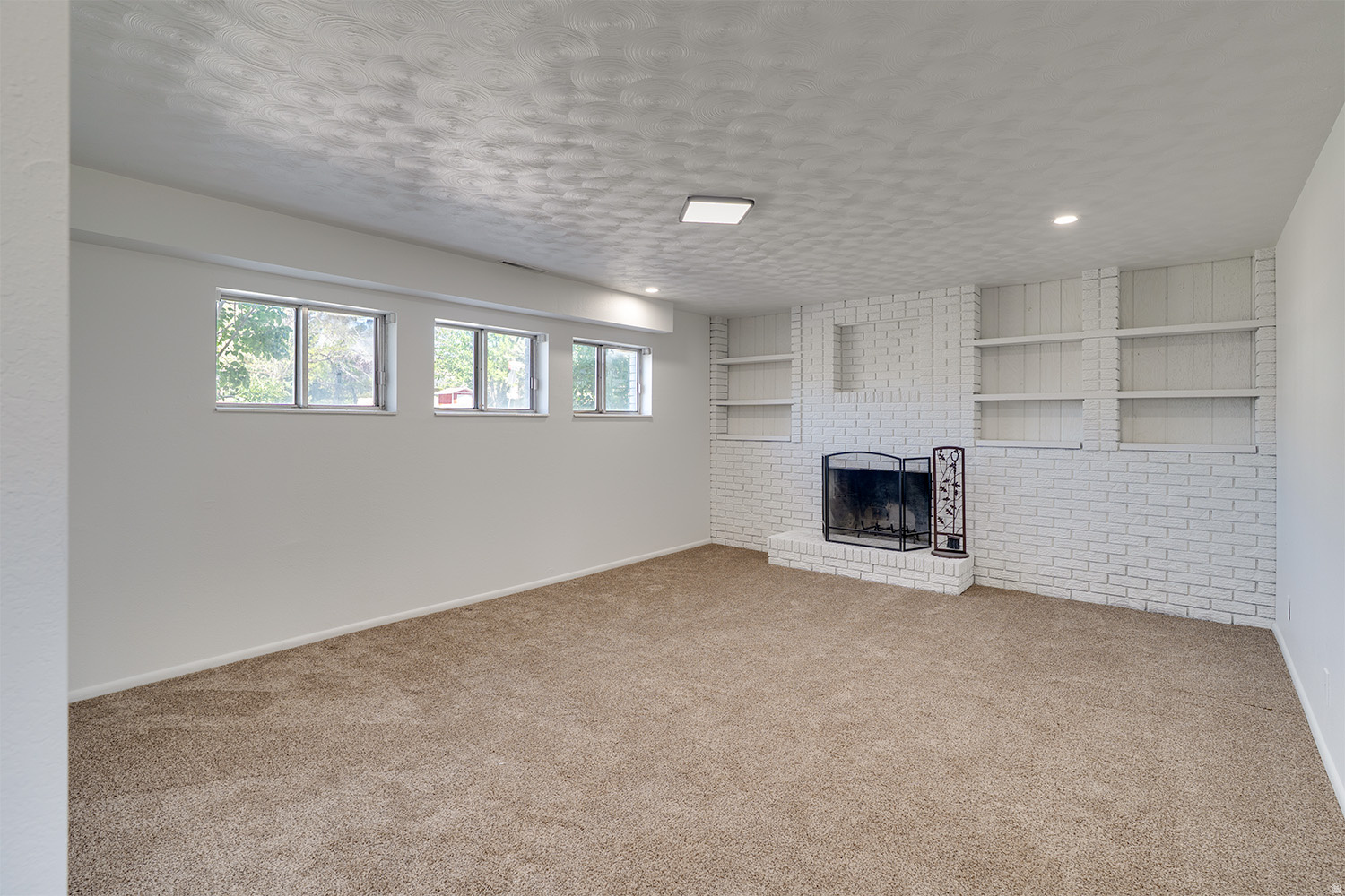 MIDWAY LANE - Residential