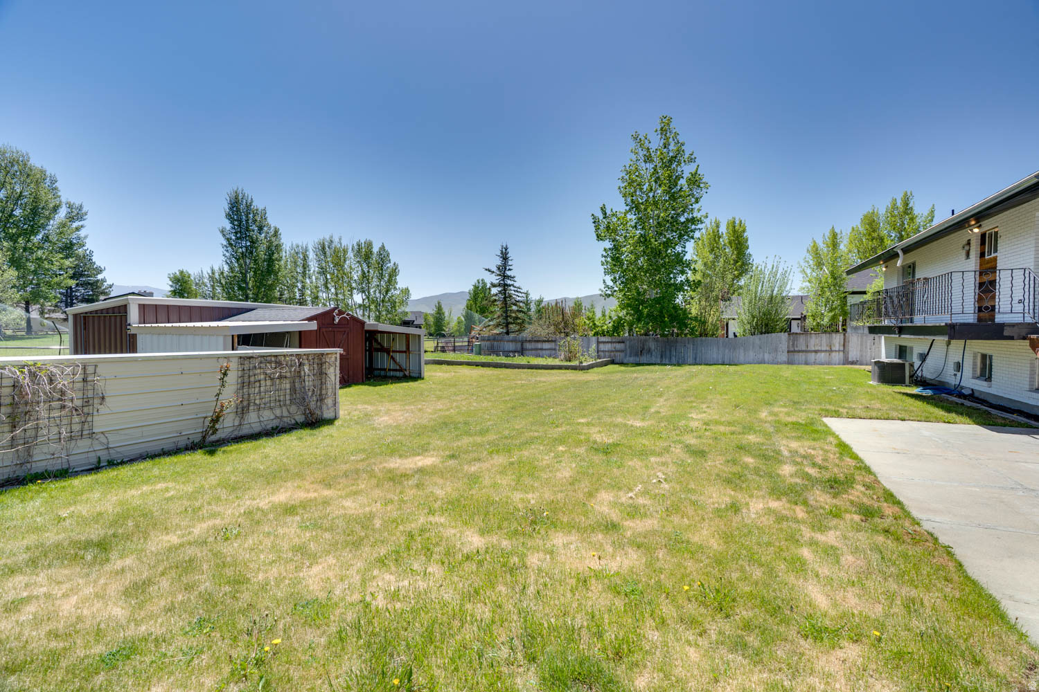 MIDWAY LANE - Residential
