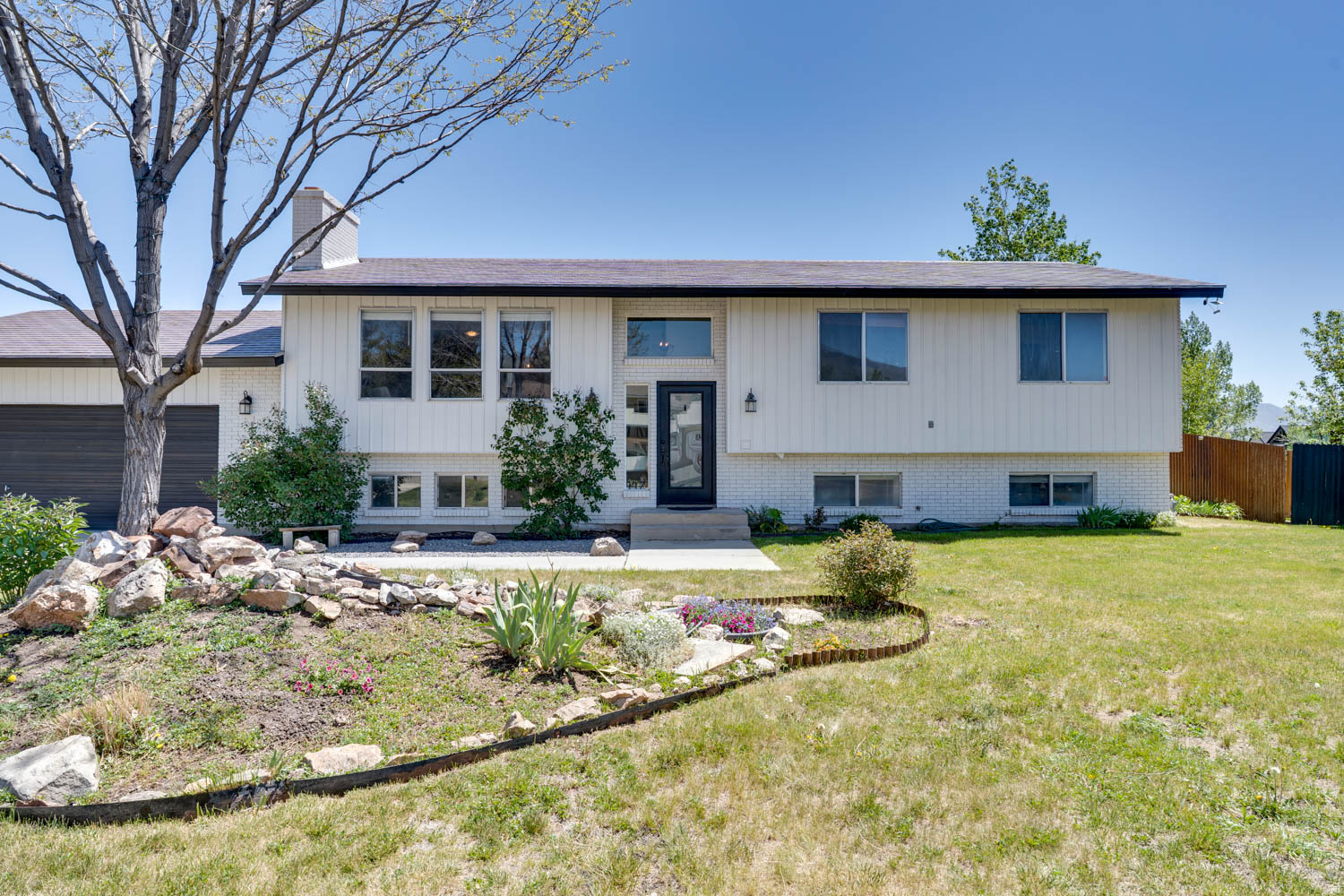 MIDWAY LANE - Residential