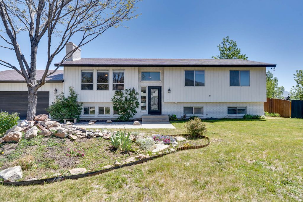 Photo of 117 S 580 E, Midway, UT 84049 (MLS # 2158616)