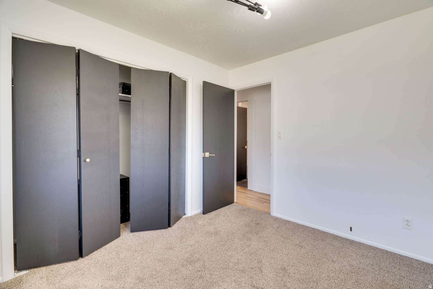 MIDWAY LANE - Residential