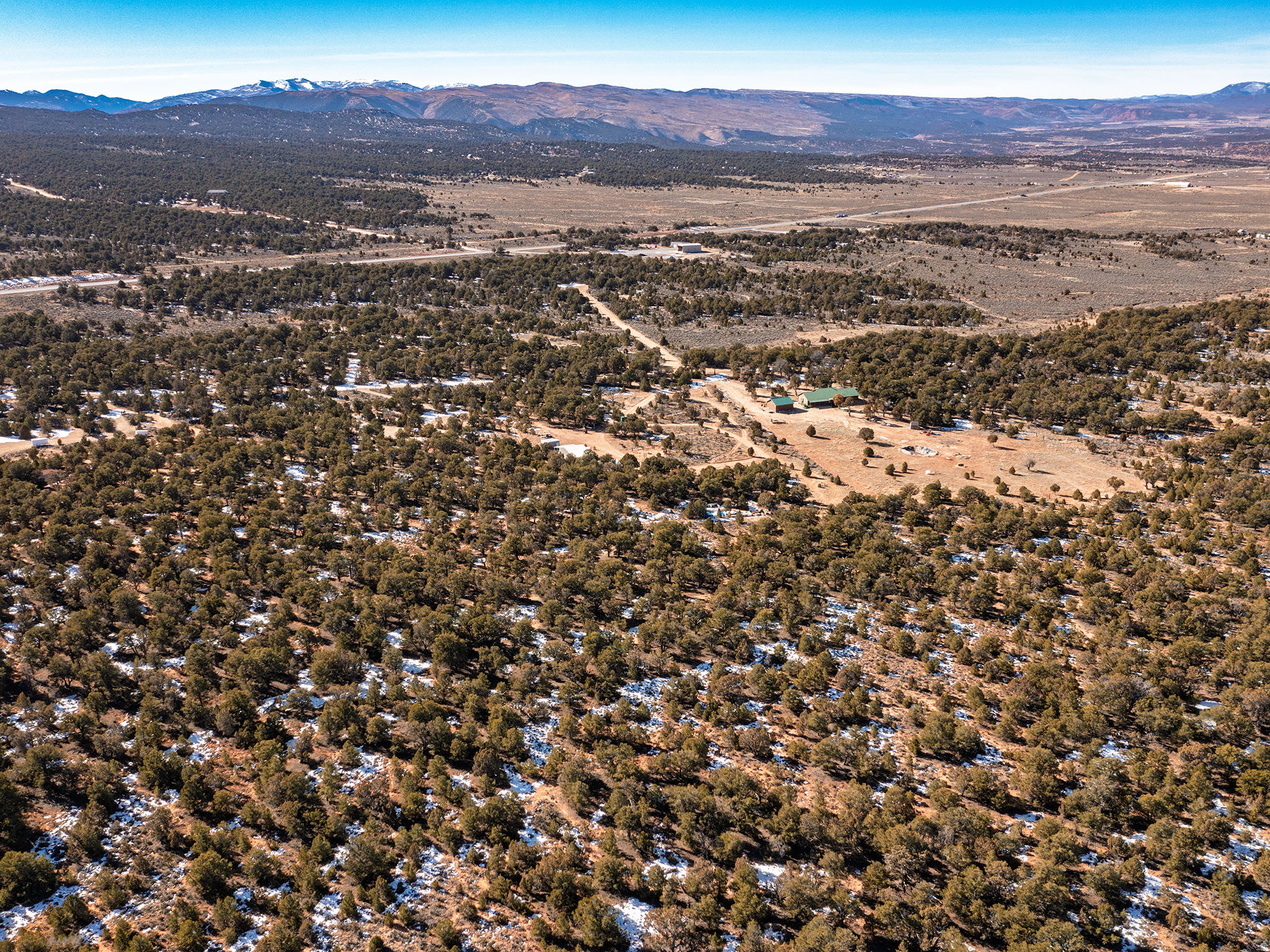 TABBY SHADOWS - Land