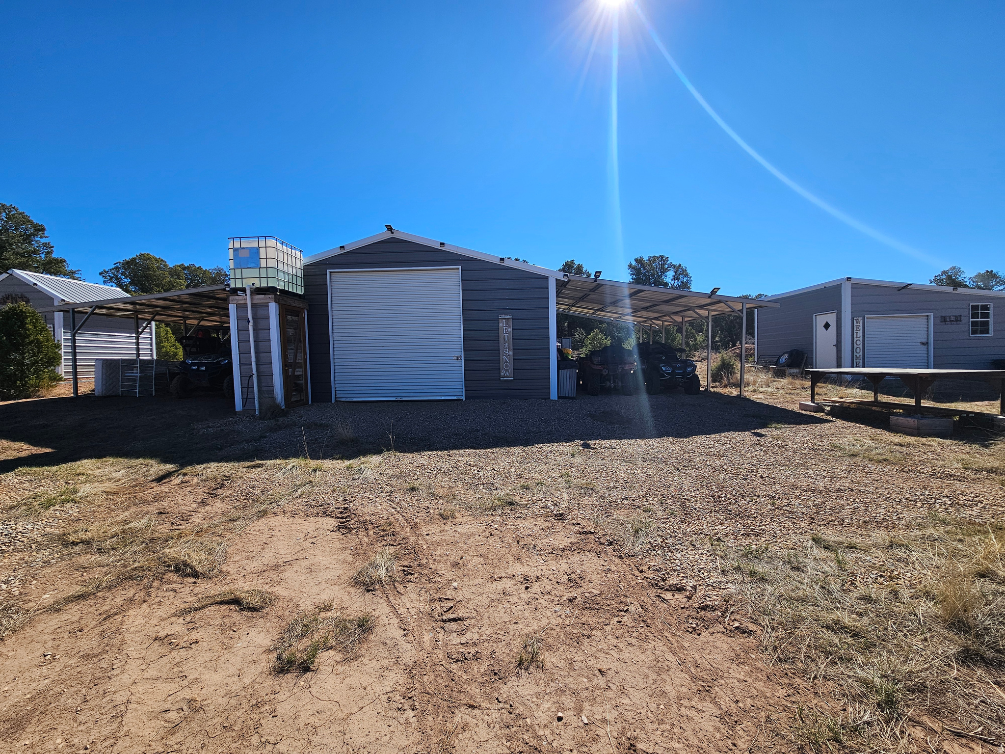 TABBY SHADOWS - Land