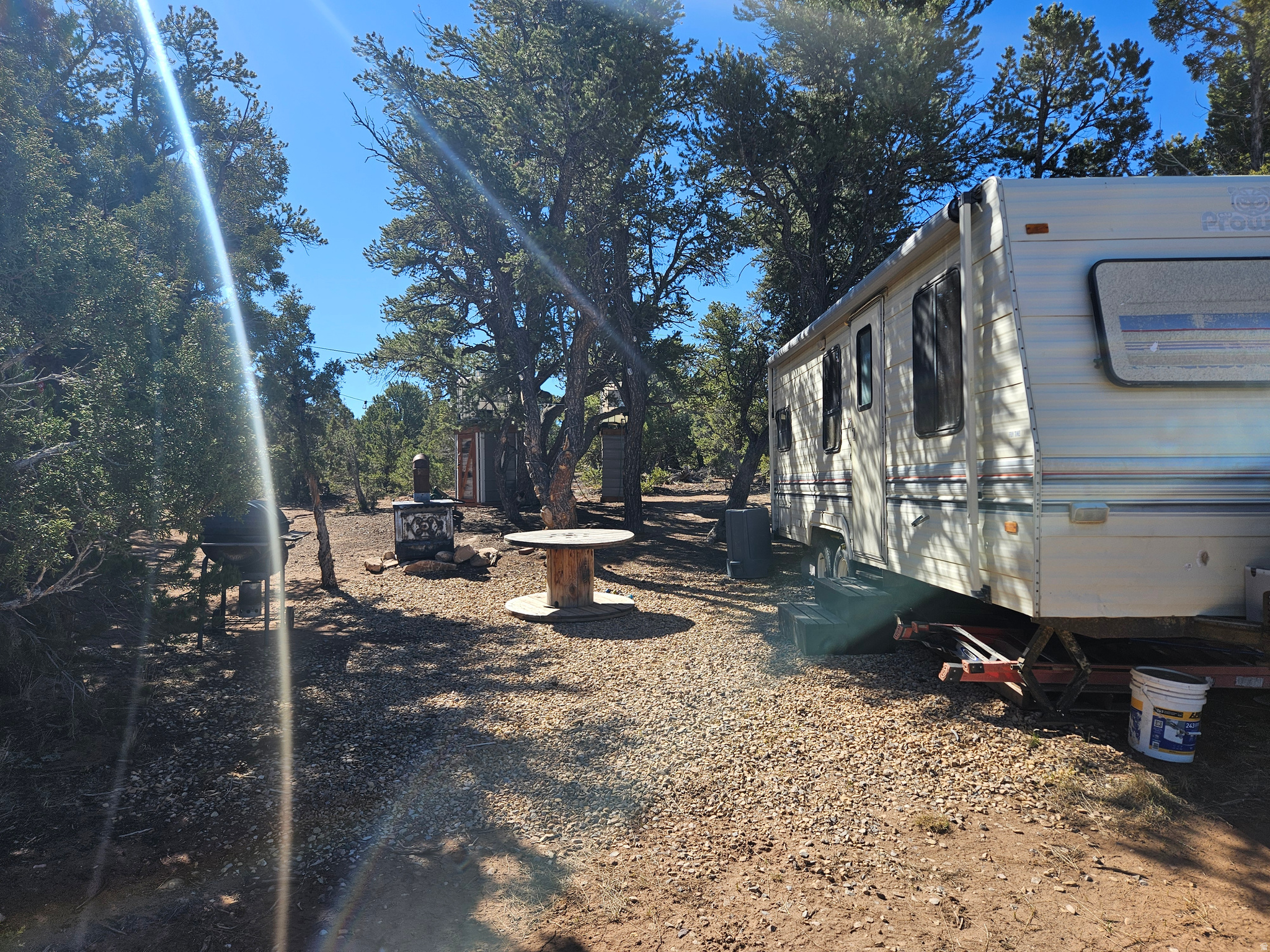 TABBY SHADOWS - Land