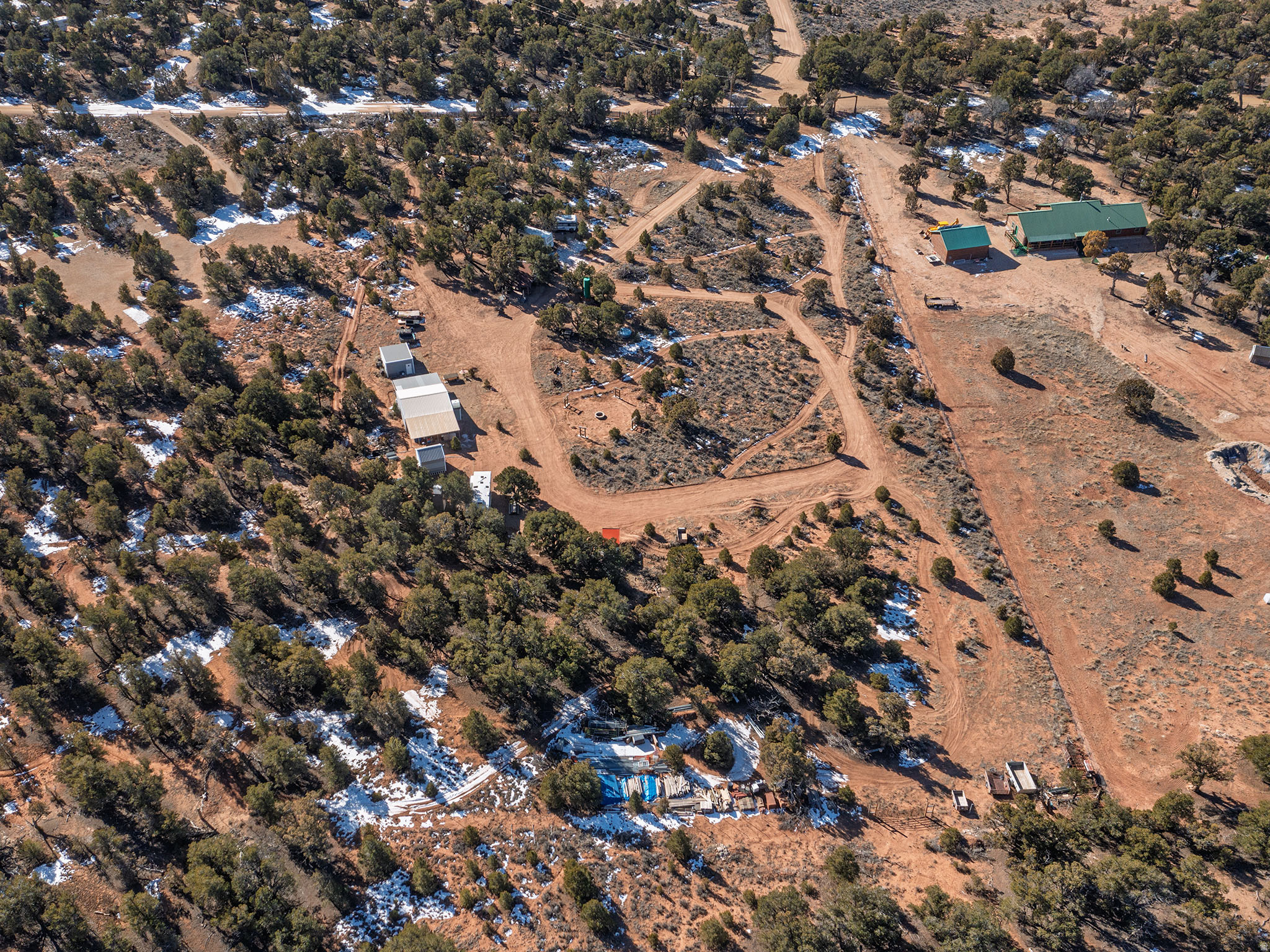 TABBY SHADOWS - Land