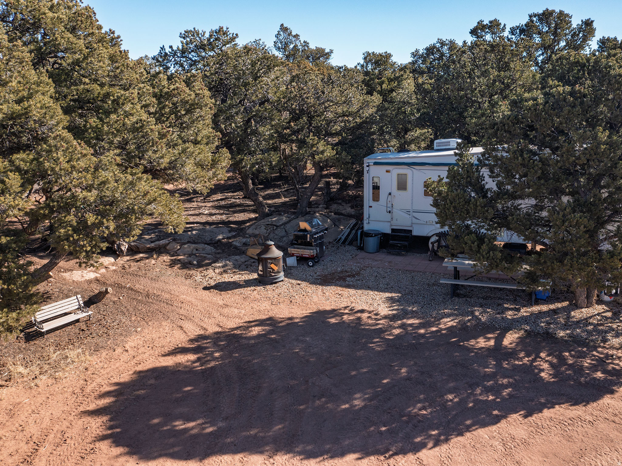 TABBY SHADOWS - Land