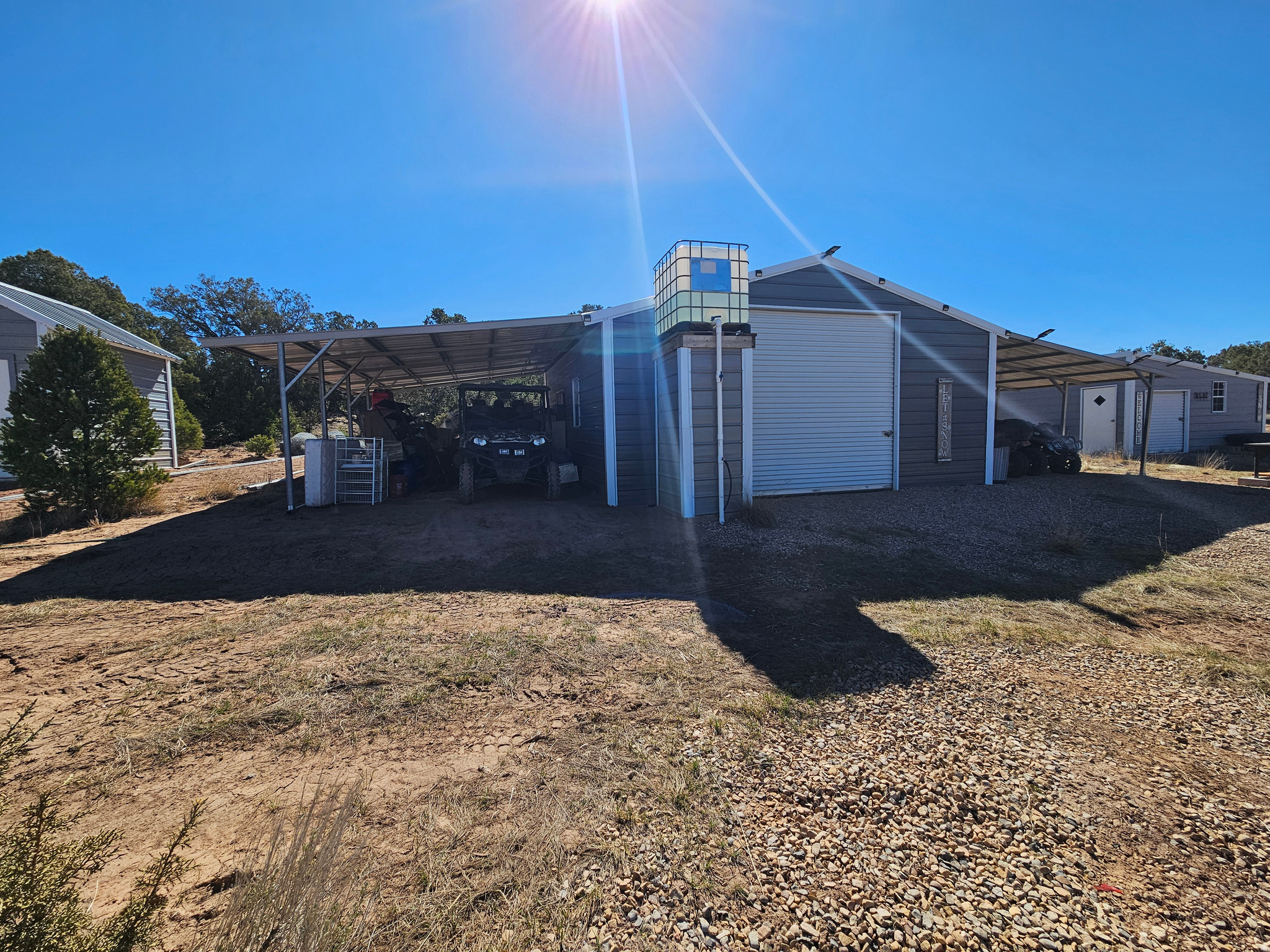 TABBY SHADOWS - Land