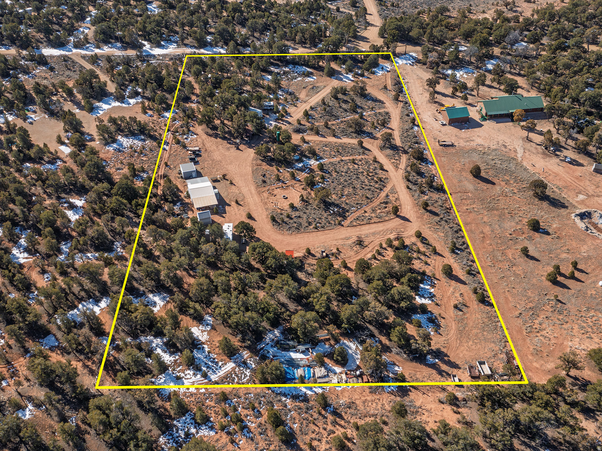 TABBY SHADOWS - Land