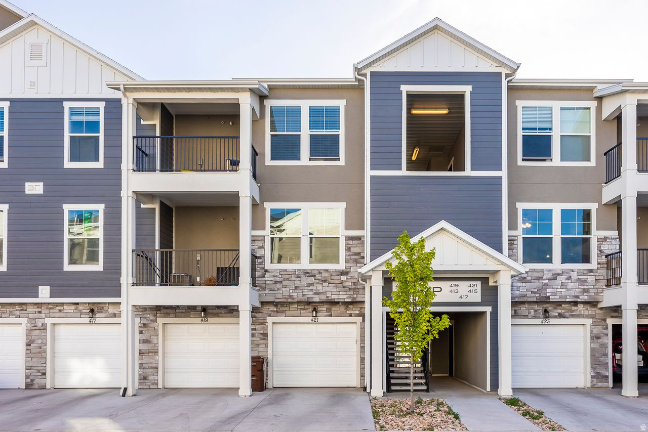 TOWN CENTER CONDO - Residential