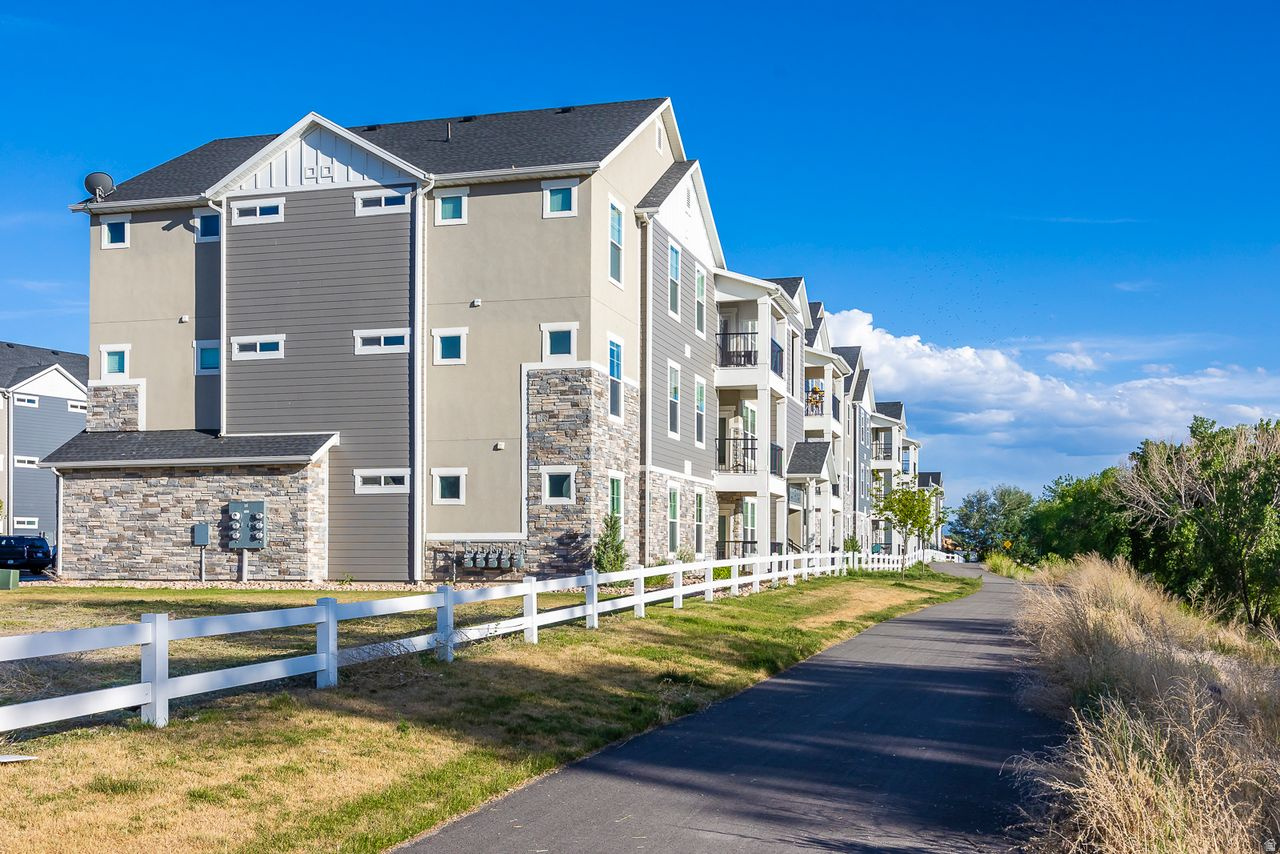 TOWN CENTER CONDO - Residential