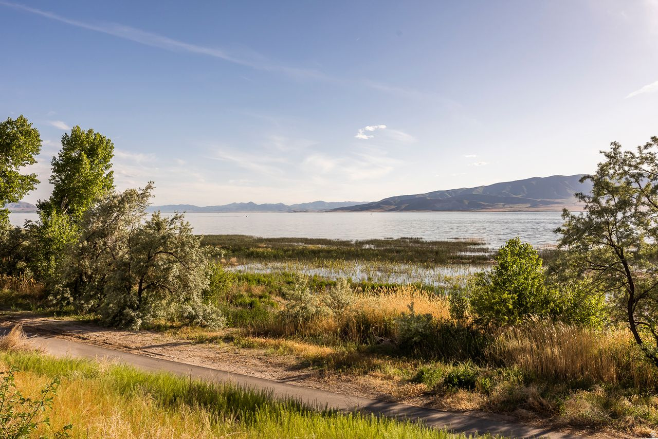 TOWN CENTER CONDO - Residential