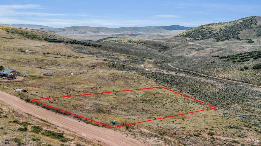 This beUTAHful lot is in the perfect location for your DREAM home! You can enjoy a day on Rockport Reservoir and dinner in Park City OR a fun filled day skiing and home in 20 min for a soak in your hot tub. With breathtaking views, near hiking and biking trails, an easy quick drive to Park City and Kimball Junction, ski resorts and so much more...you have the best of both worlds! Away but not away...see what all the buzz is about.