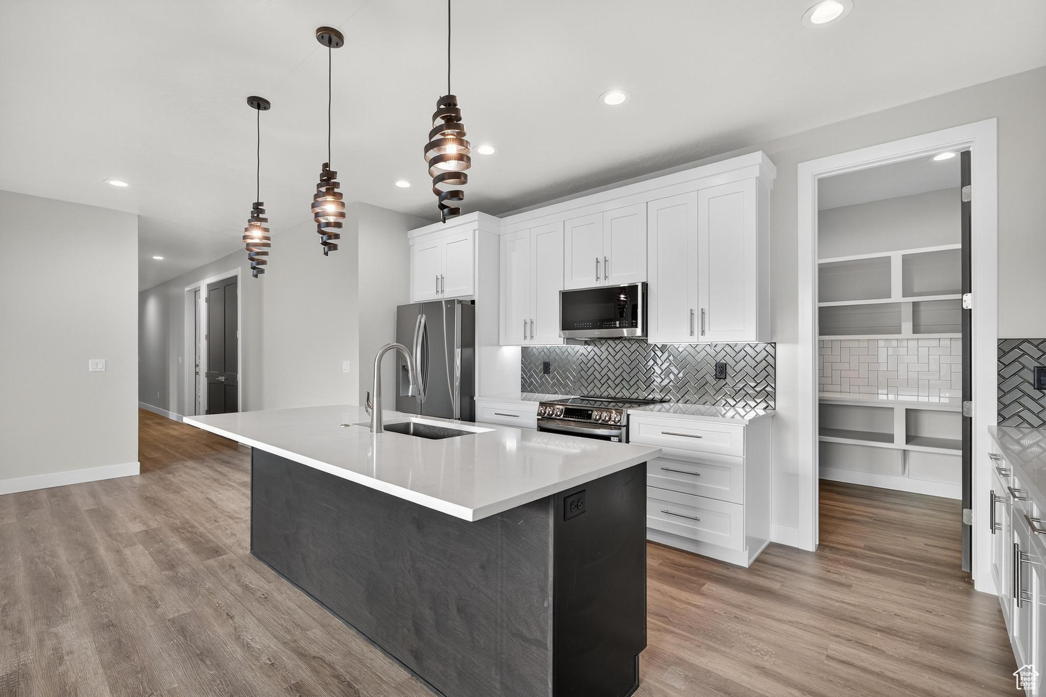 HILLSIDE ESTATES - Residential