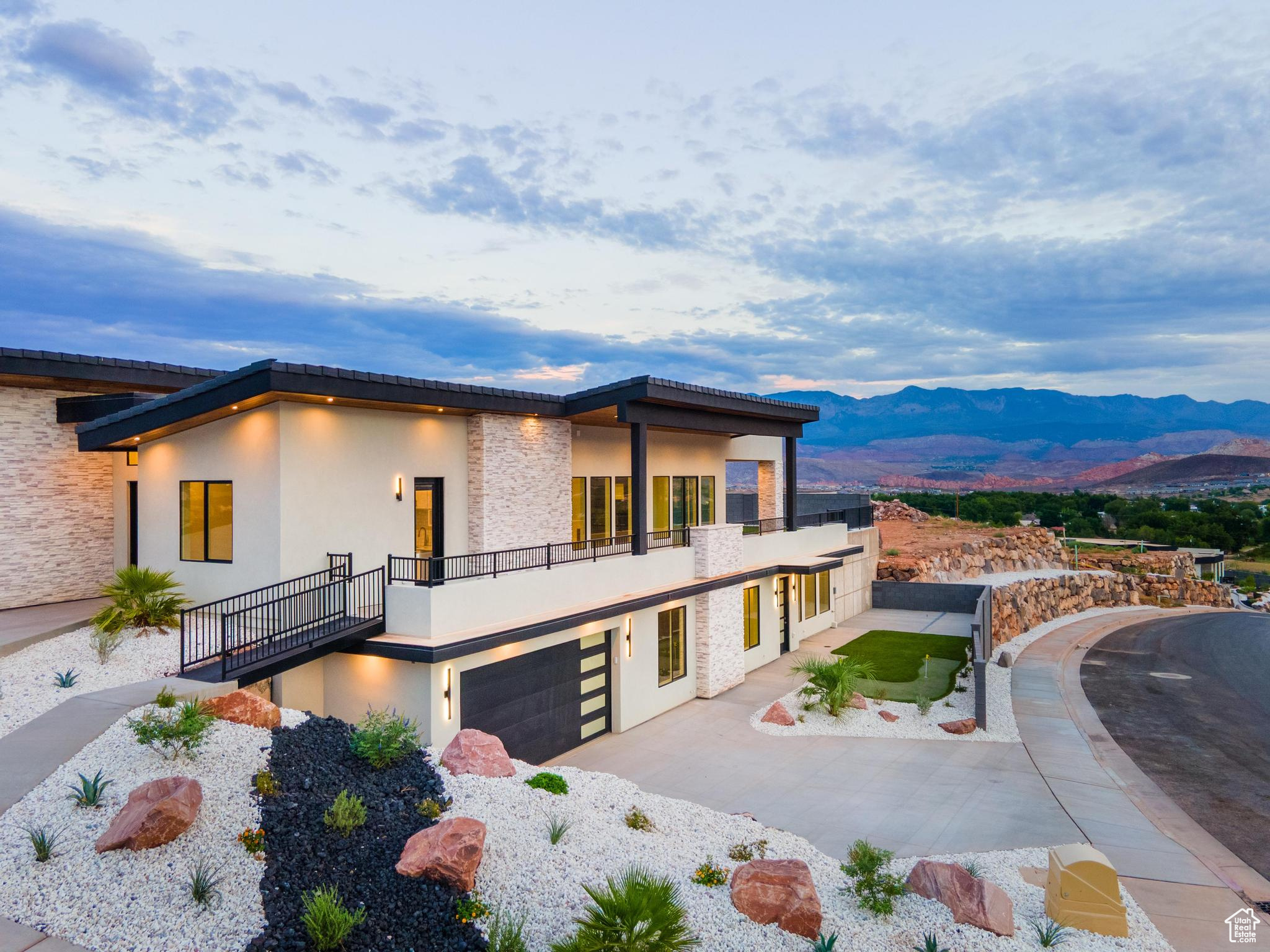 HILLSIDE ESTATES - Residential