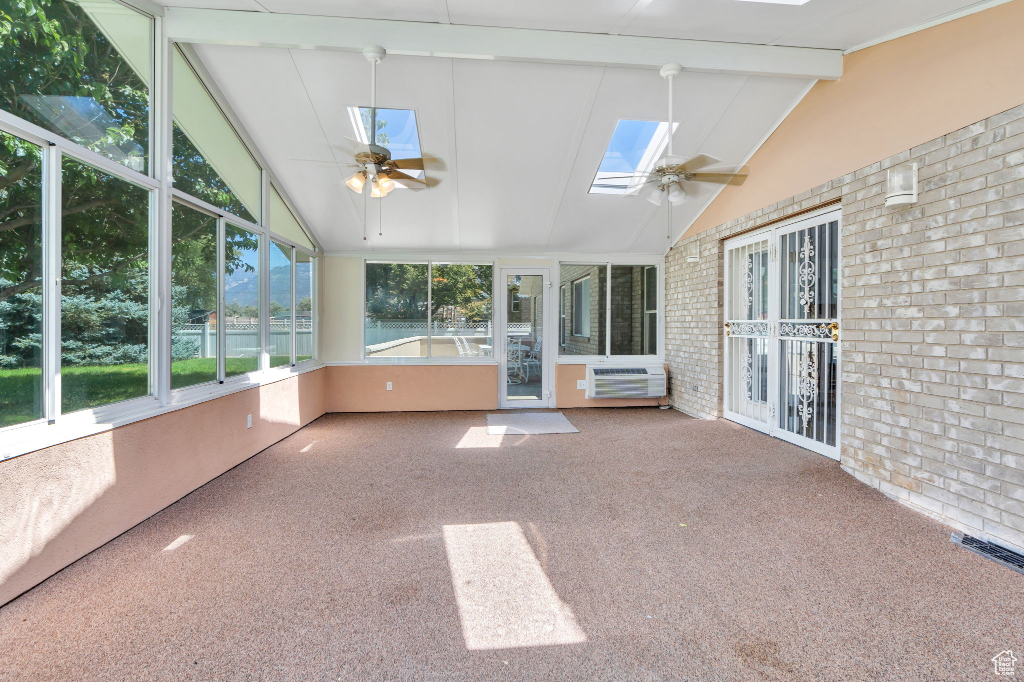 GREENFIELD FARMS - Residential