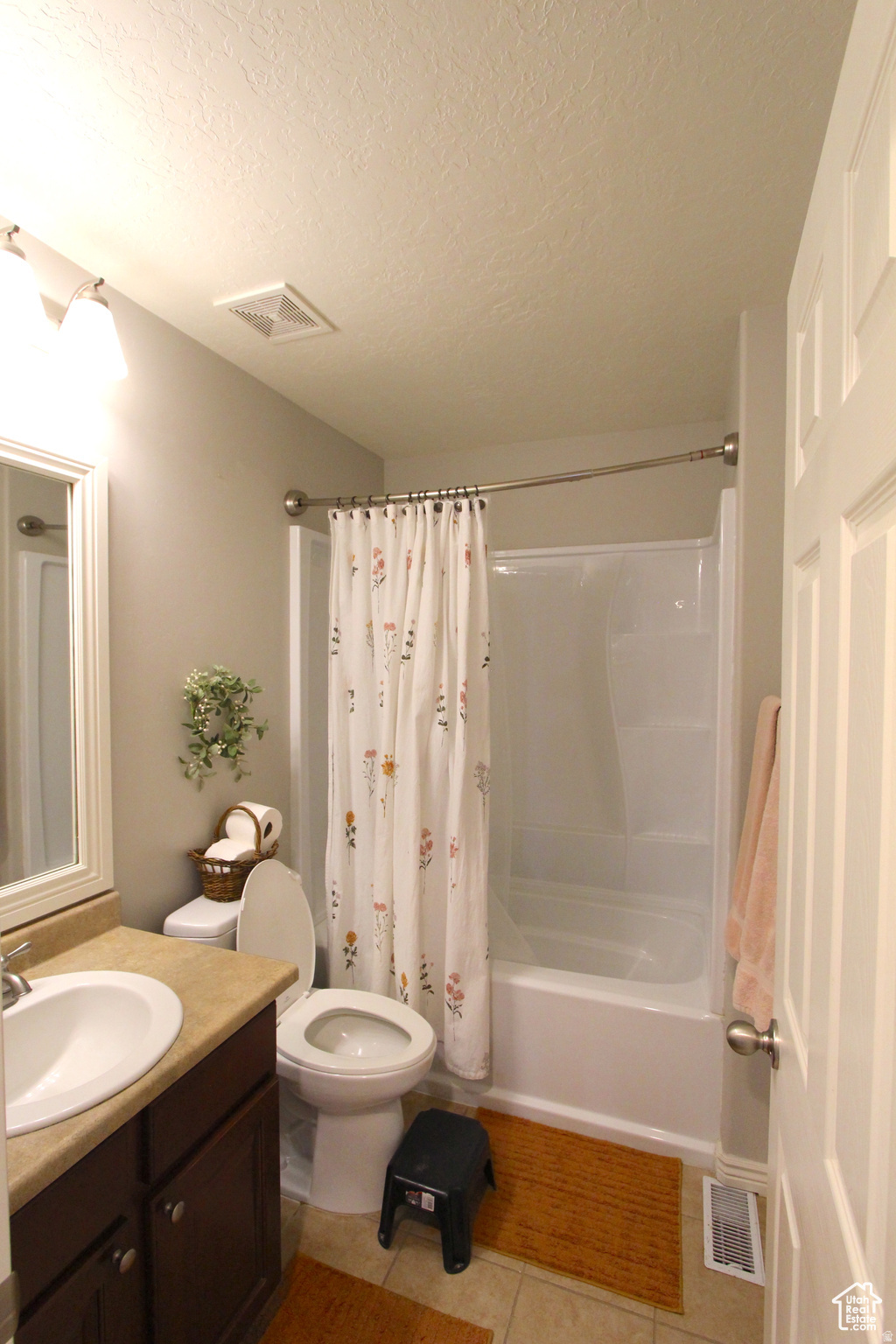 GRAYS FARM - Residential