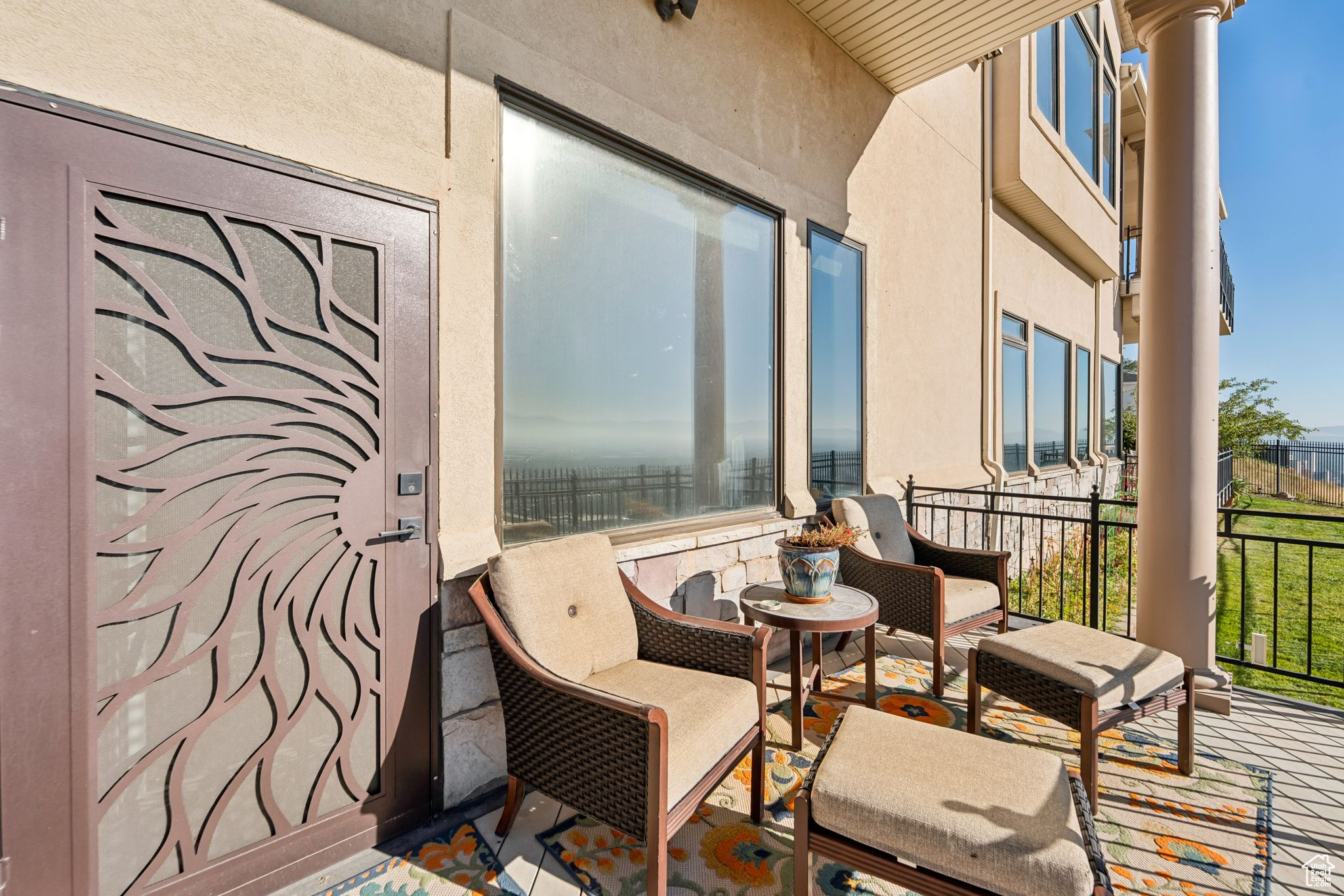 DORCHESTER POINTE - Residential