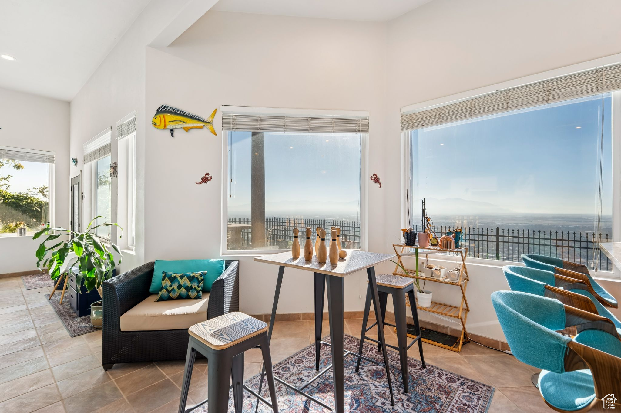 DORCHESTER POINTE - Residential