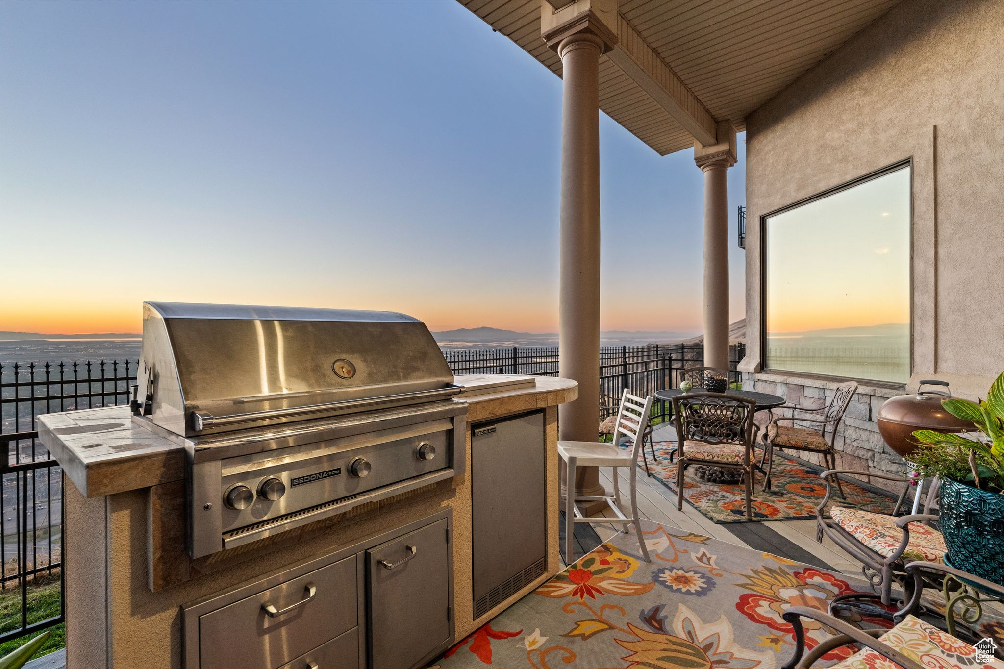 DORCHESTER POINTE - Residential