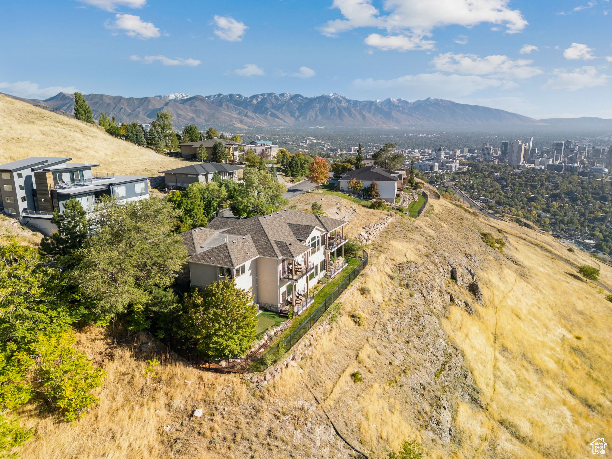 DORCHESTER POINTE - Residential