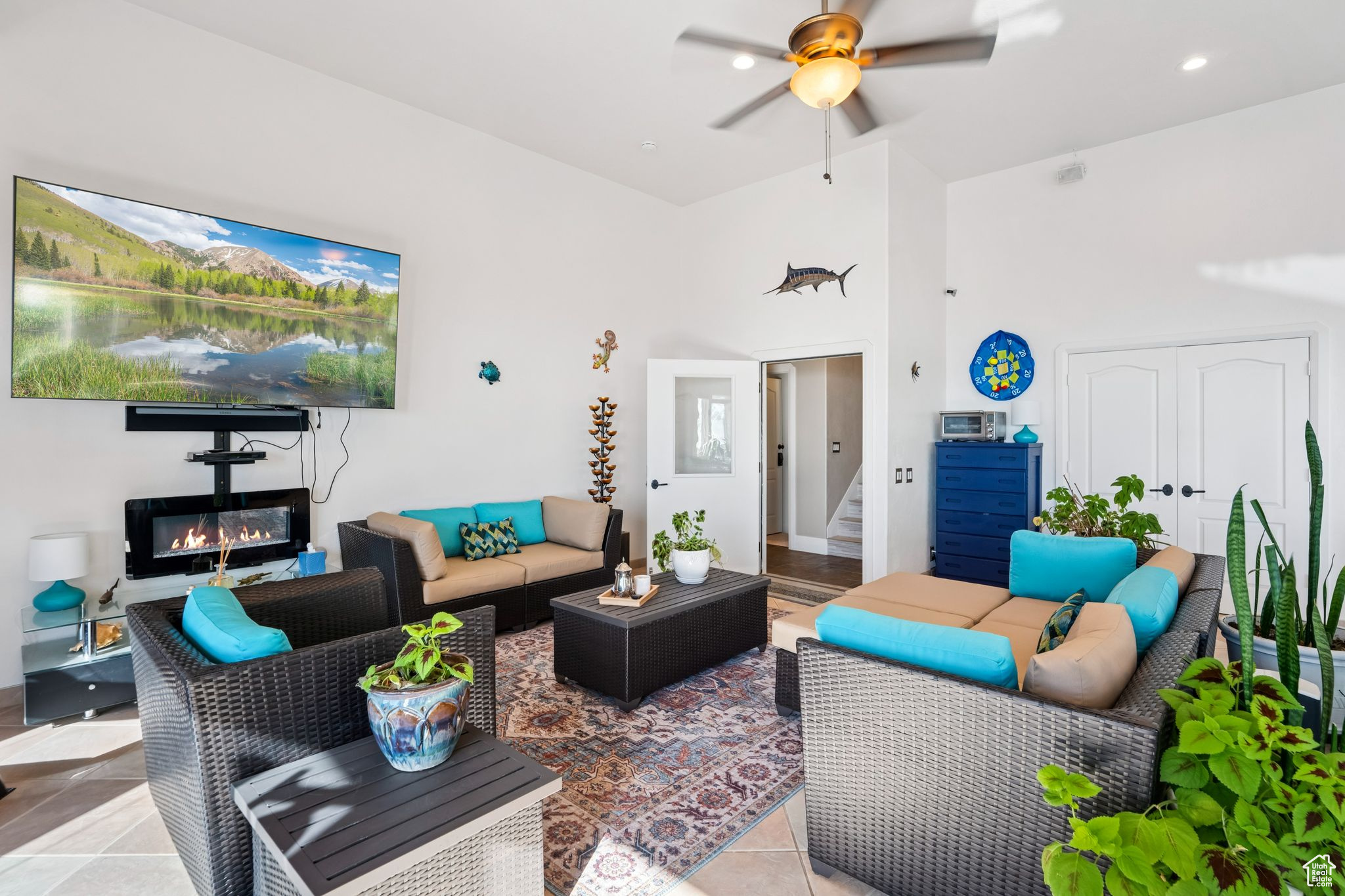 DORCHESTER POINTE - Residential