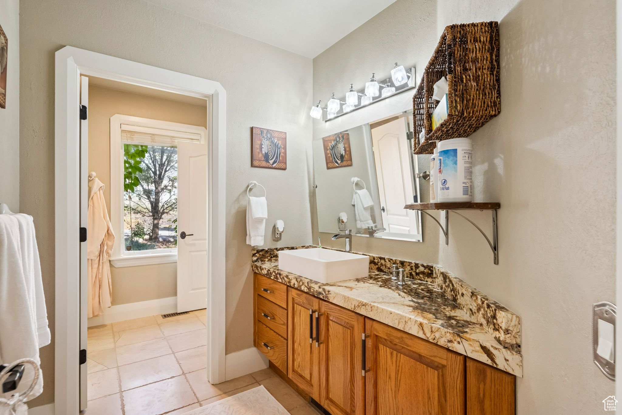 DORCHESTER POINTE - Residential