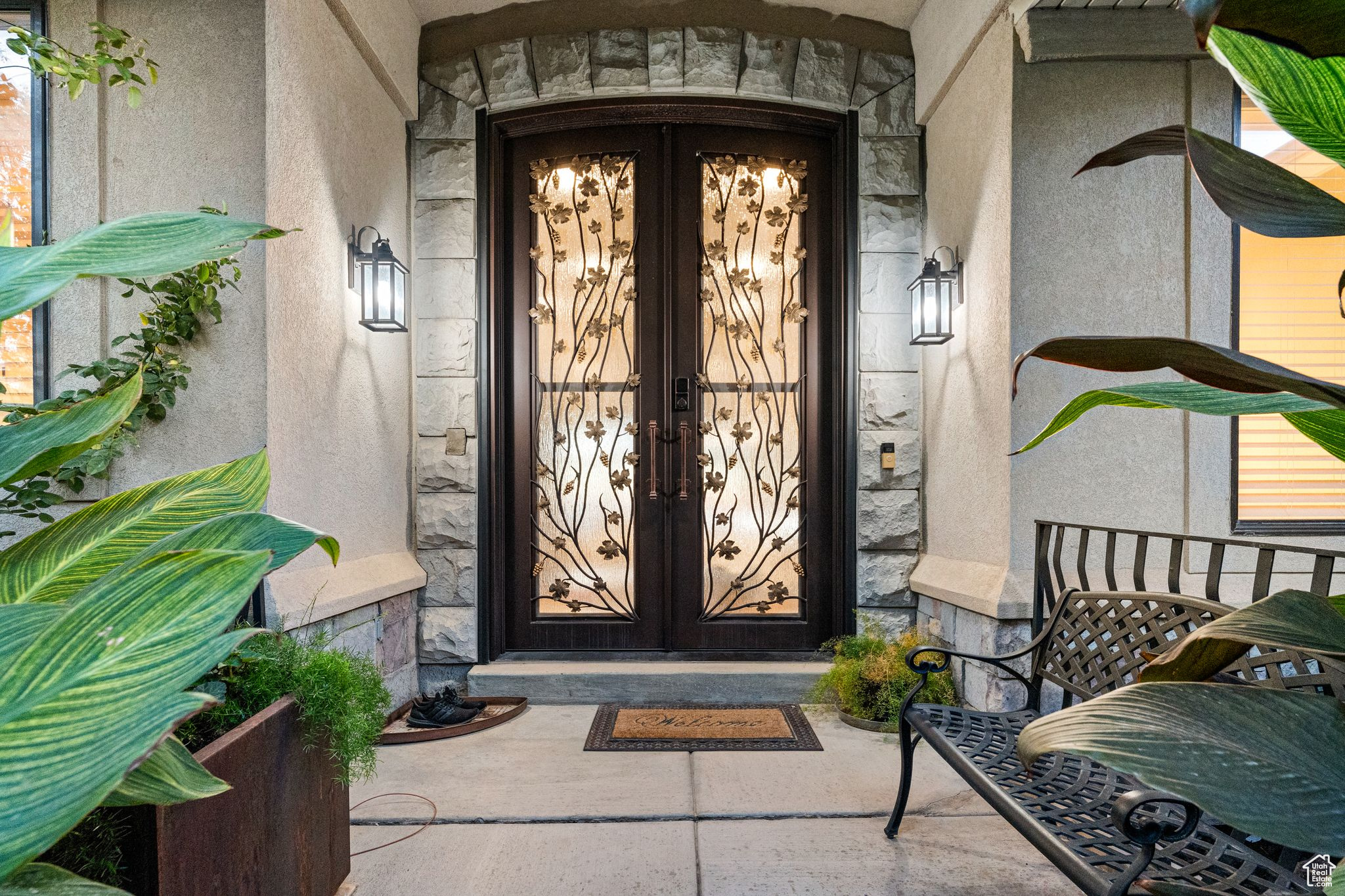 DORCHESTER POINTE - Residential