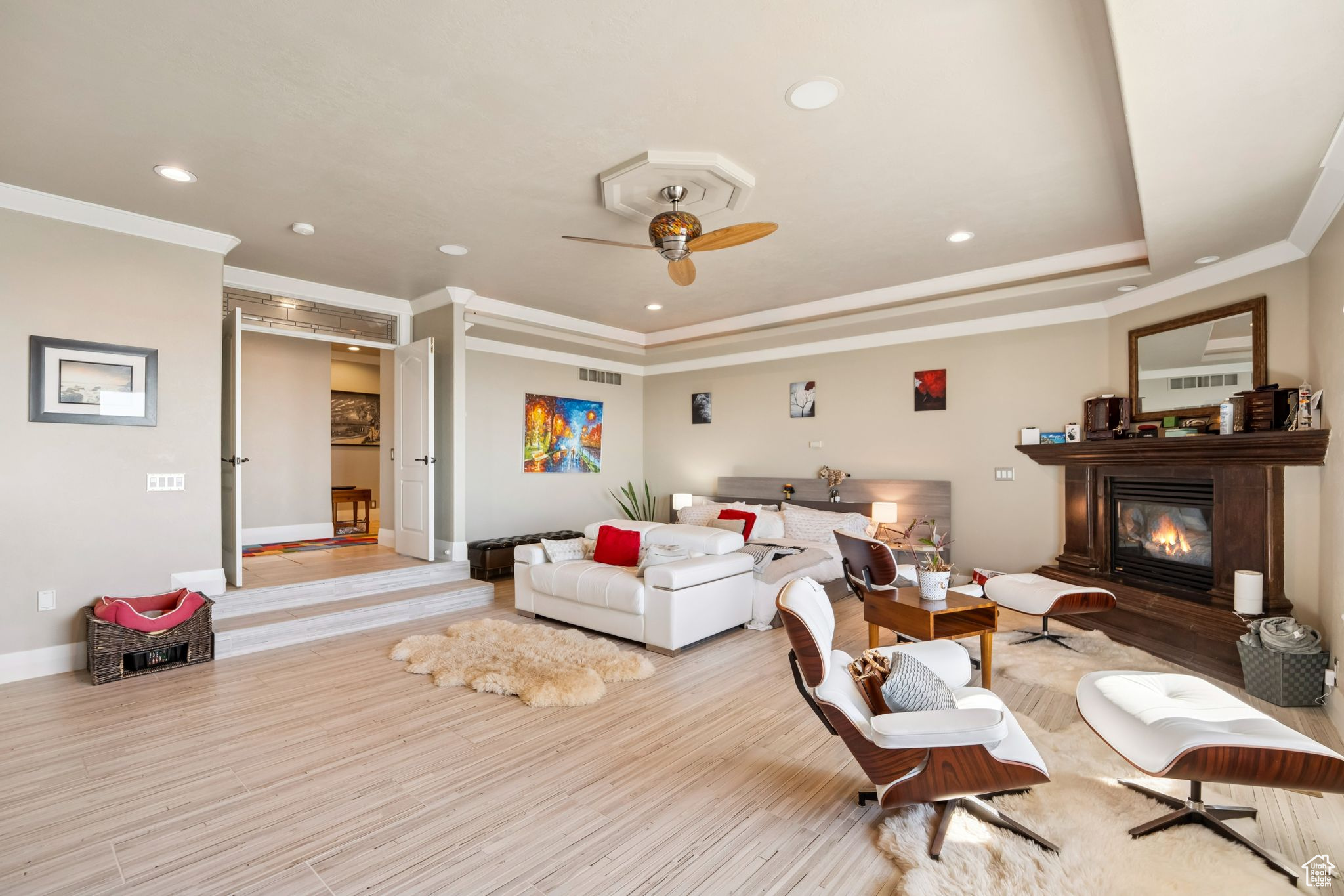 DORCHESTER POINTE - Residential
