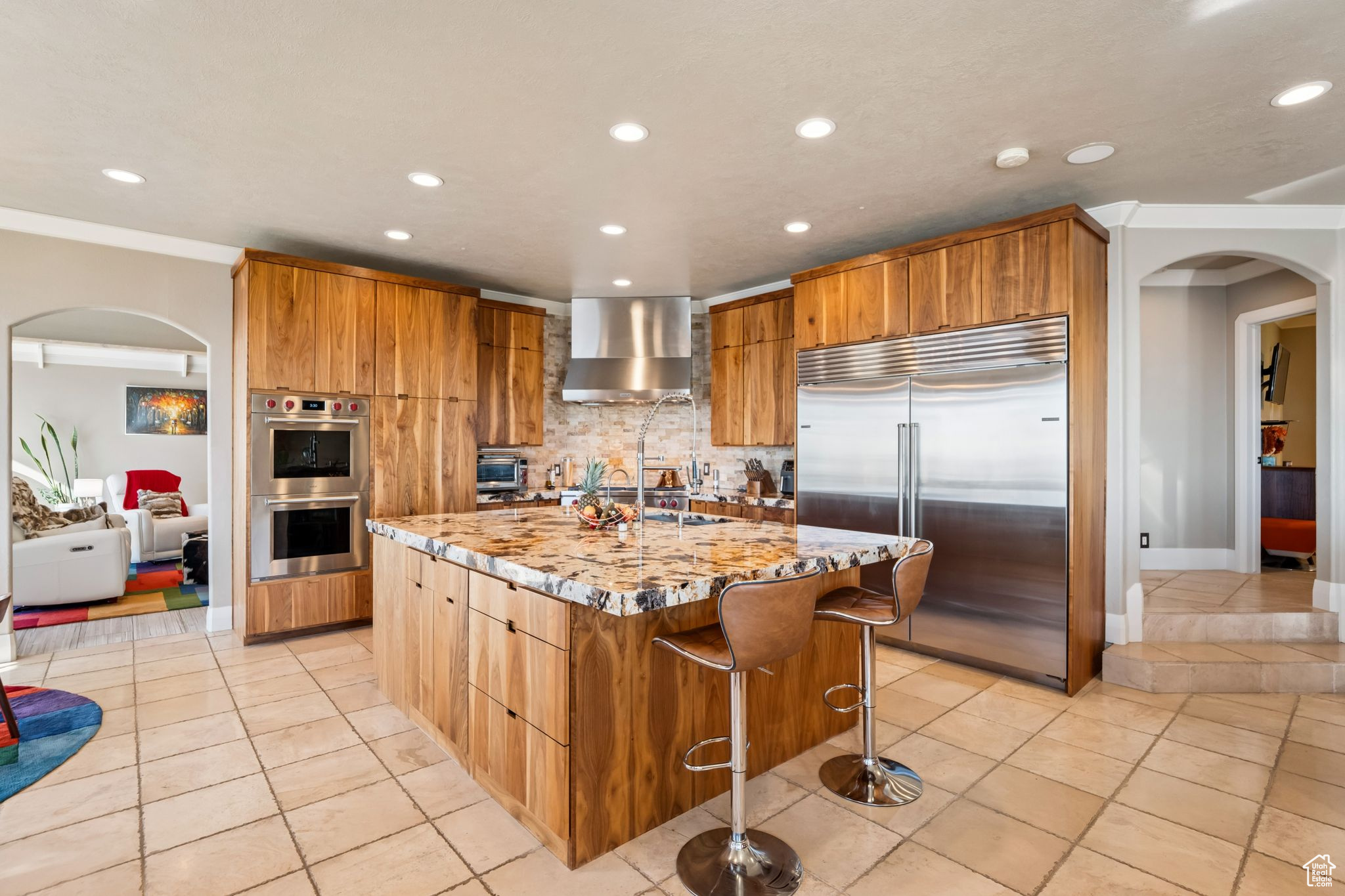 DORCHESTER POINTE - Residential