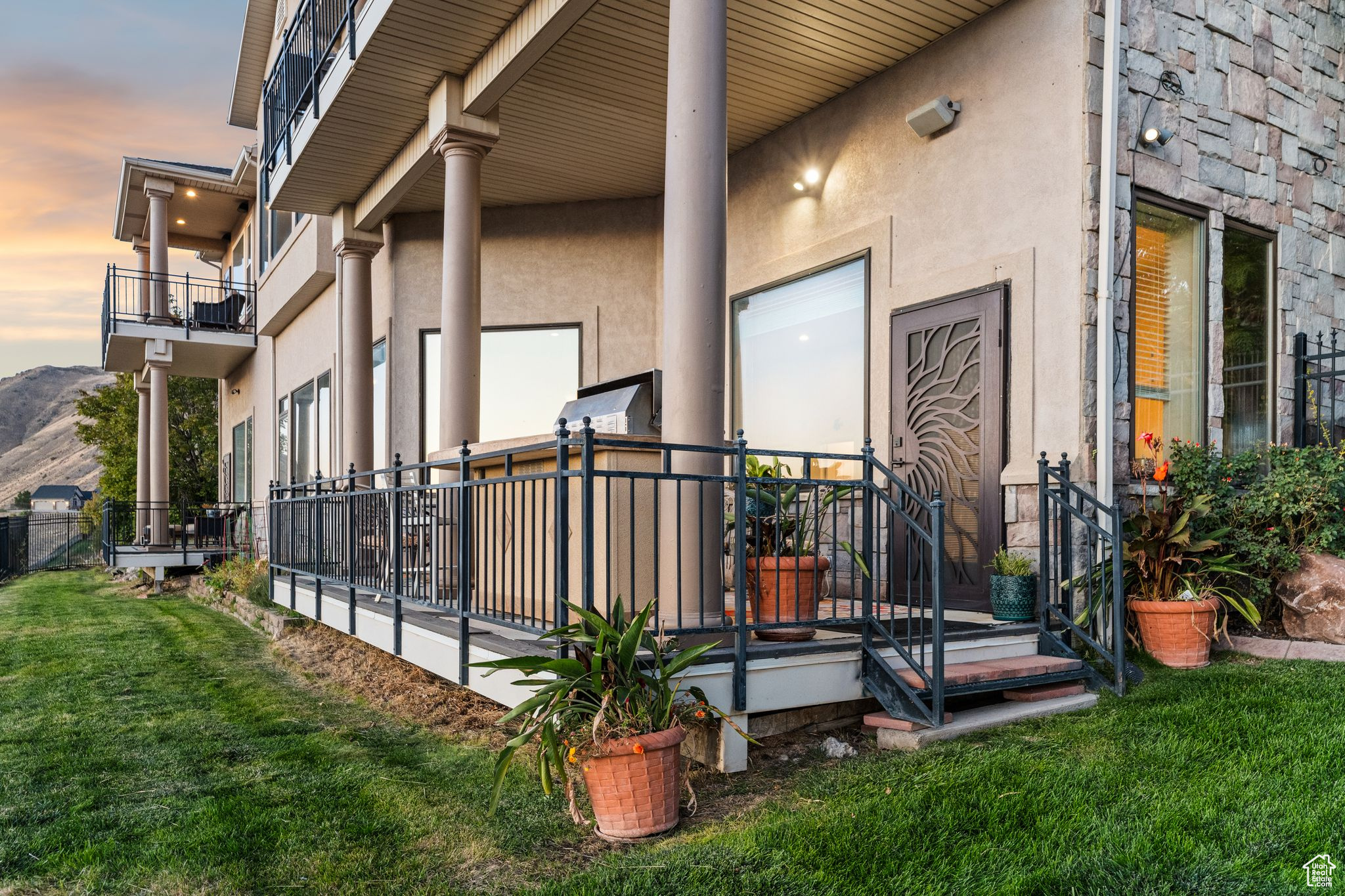 DORCHESTER POINTE - Residential