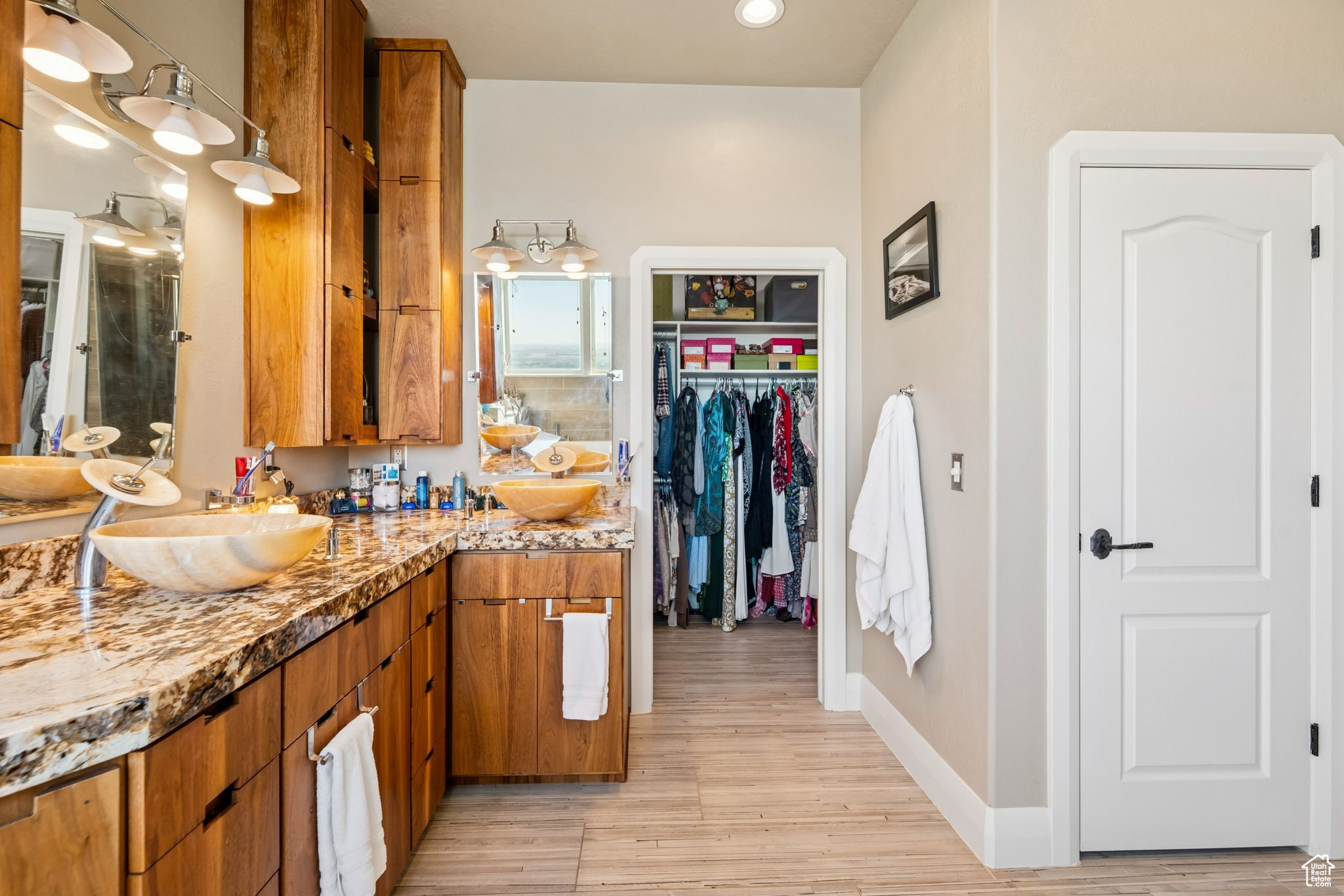 DORCHESTER POINTE - Residential