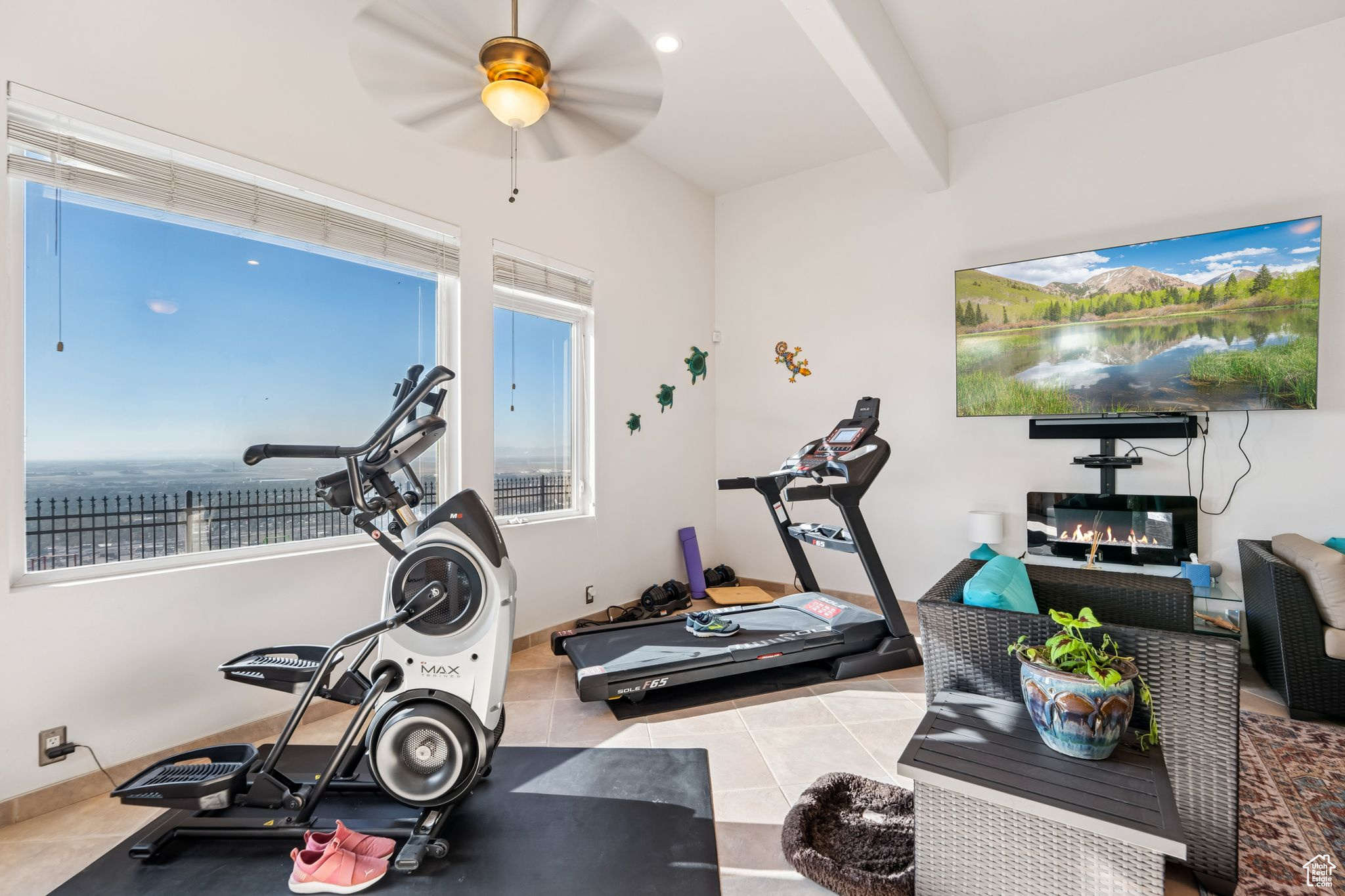 DORCHESTER POINTE - Residential