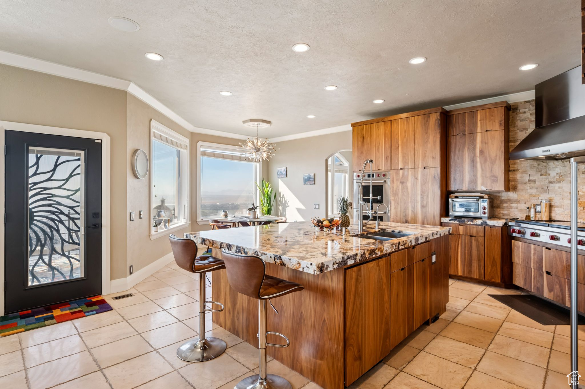 DORCHESTER POINTE - Residential