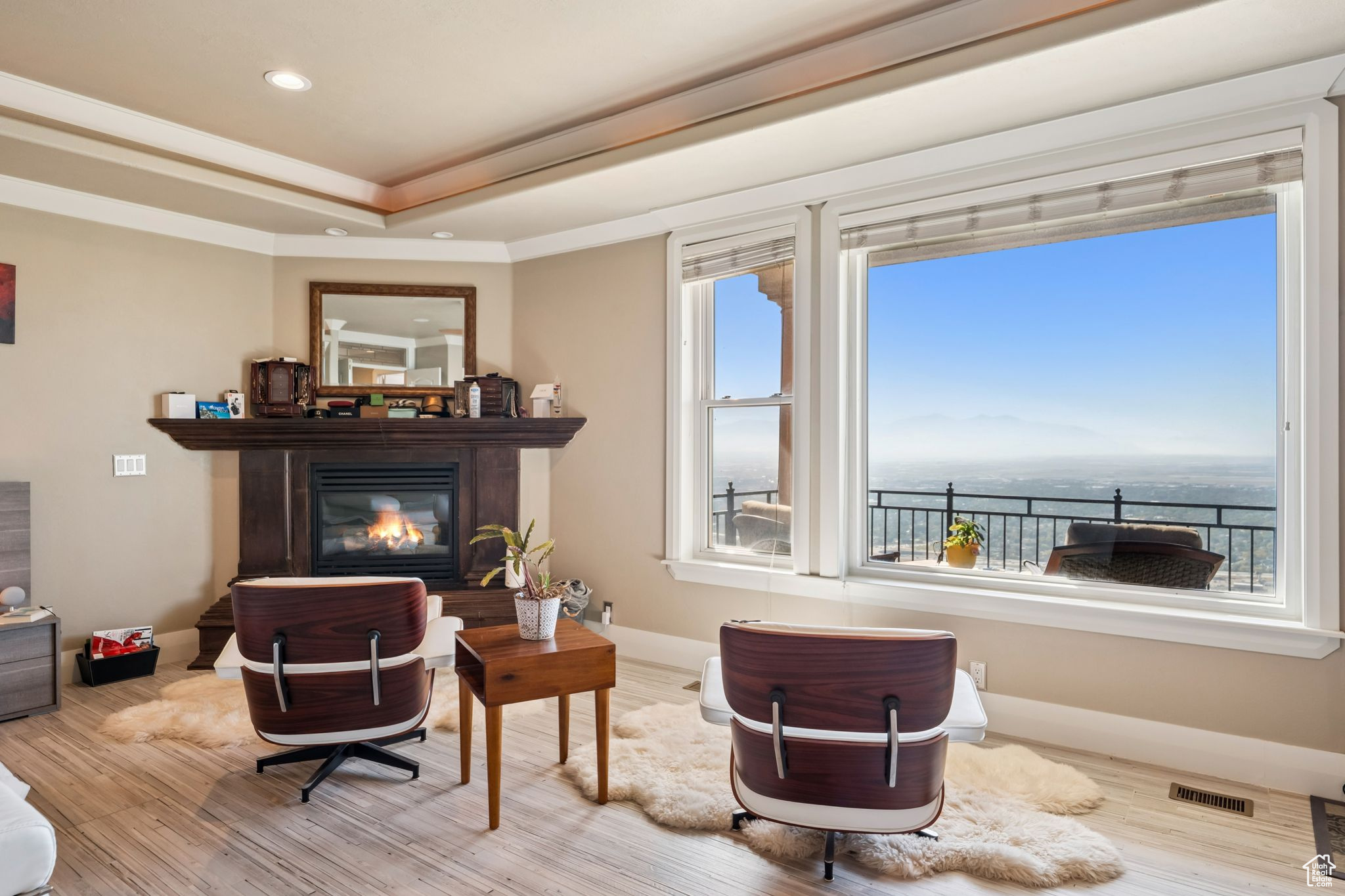 DORCHESTER POINTE - Residential