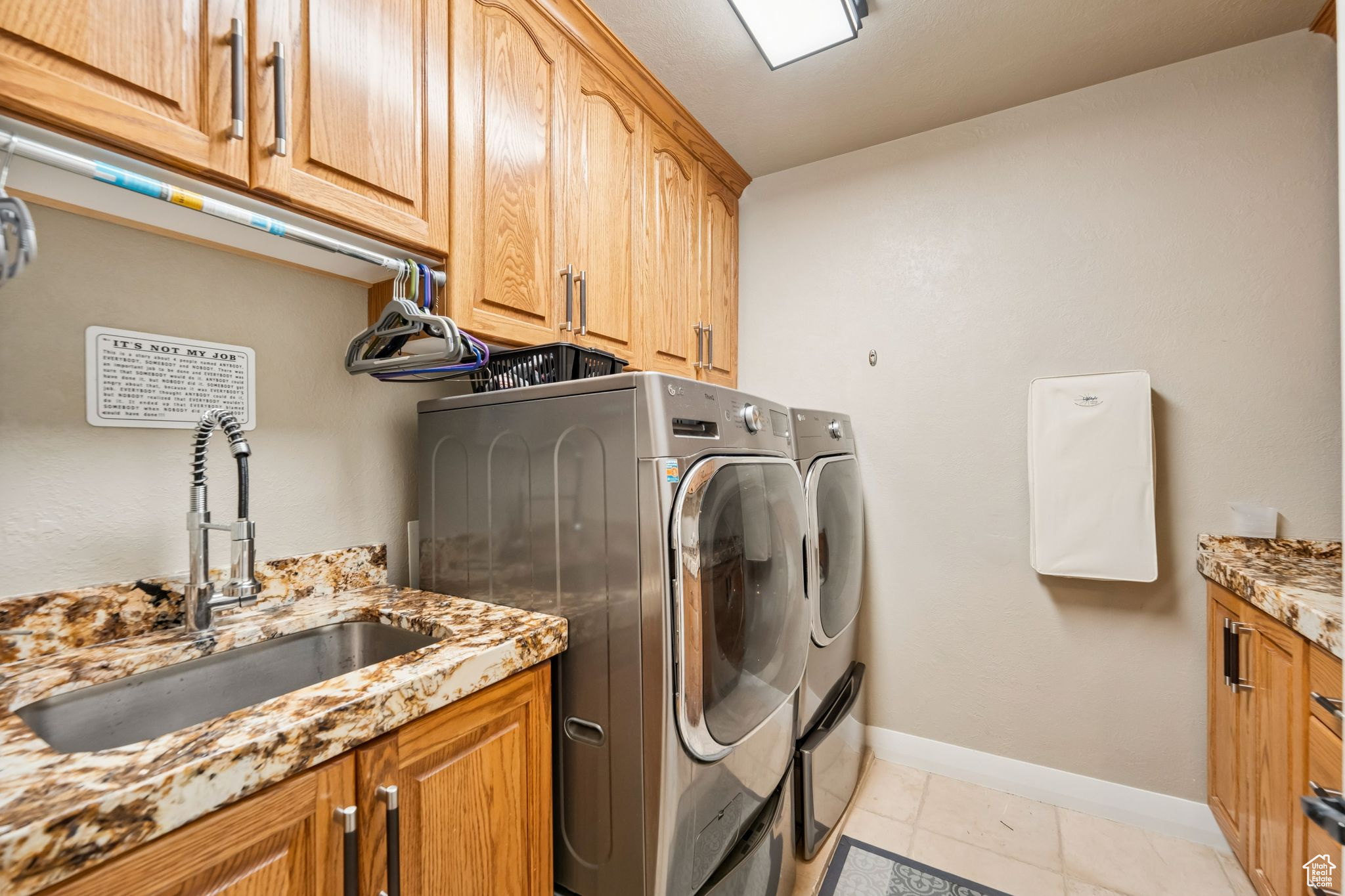 DORCHESTER POINTE - Residential