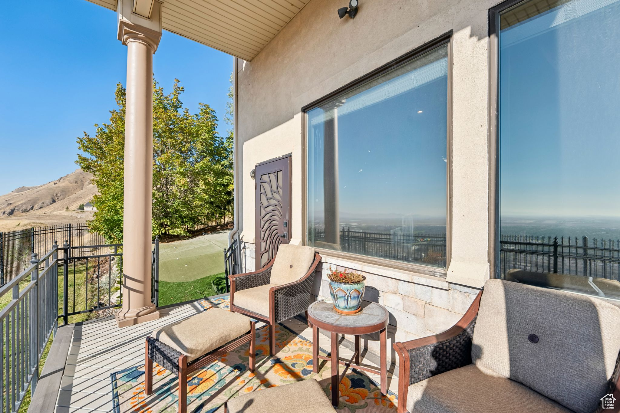 DORCHESTER POINTE - Residential