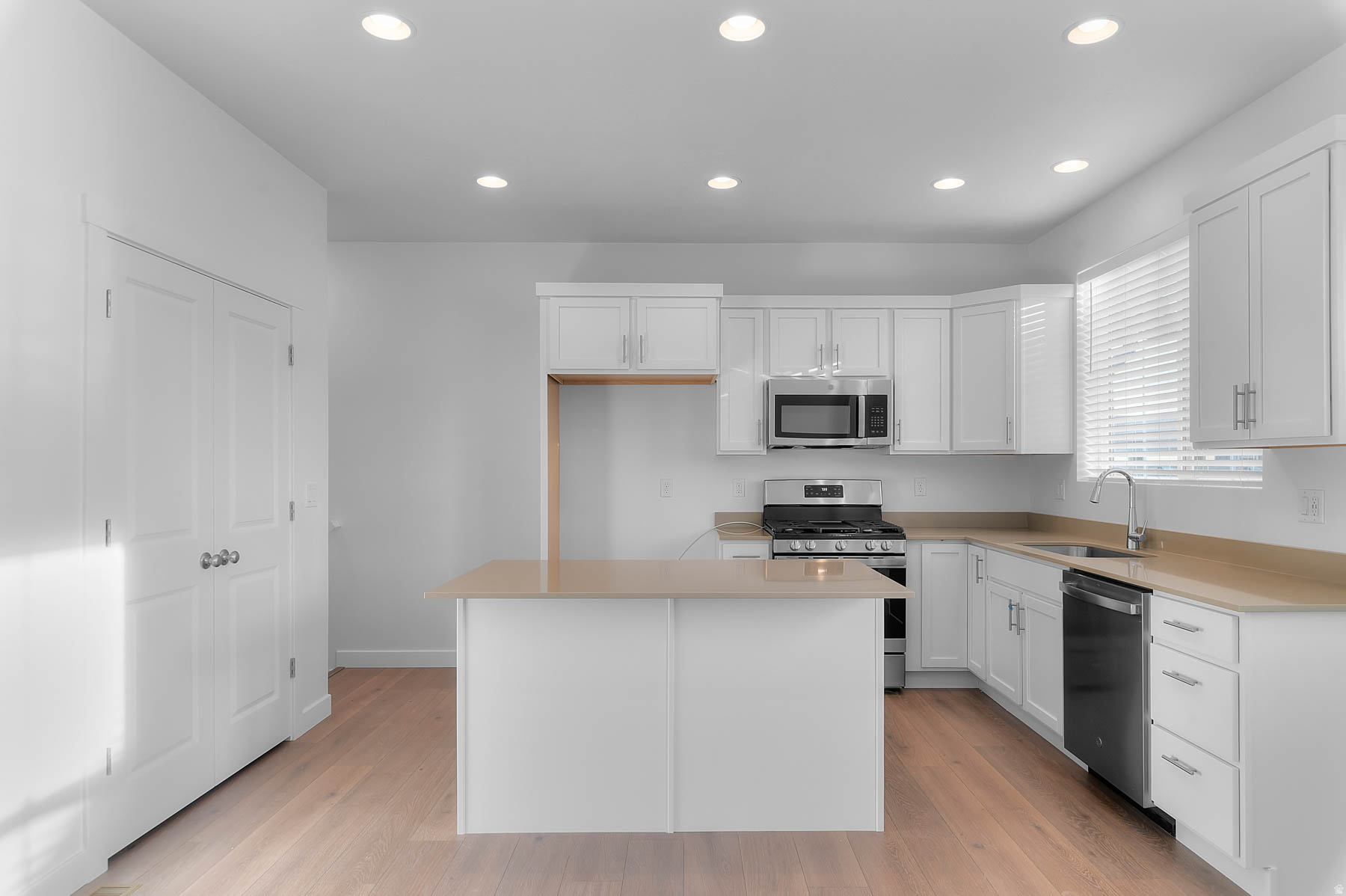 TERRAINE TOWNS 165 - Residential