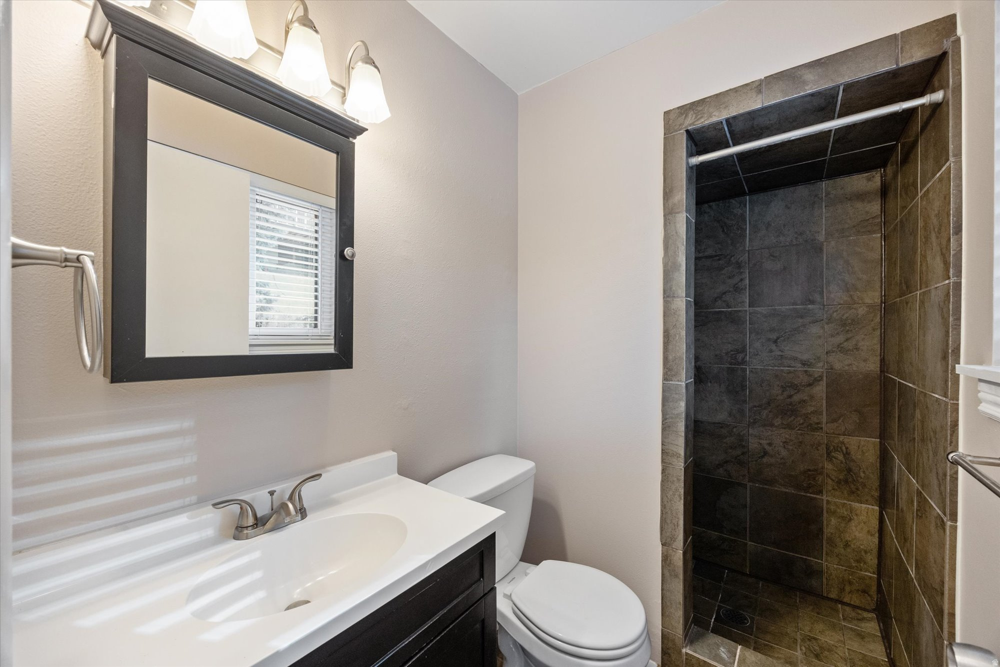 MOUNTAIN ESTATES #2 - Residential