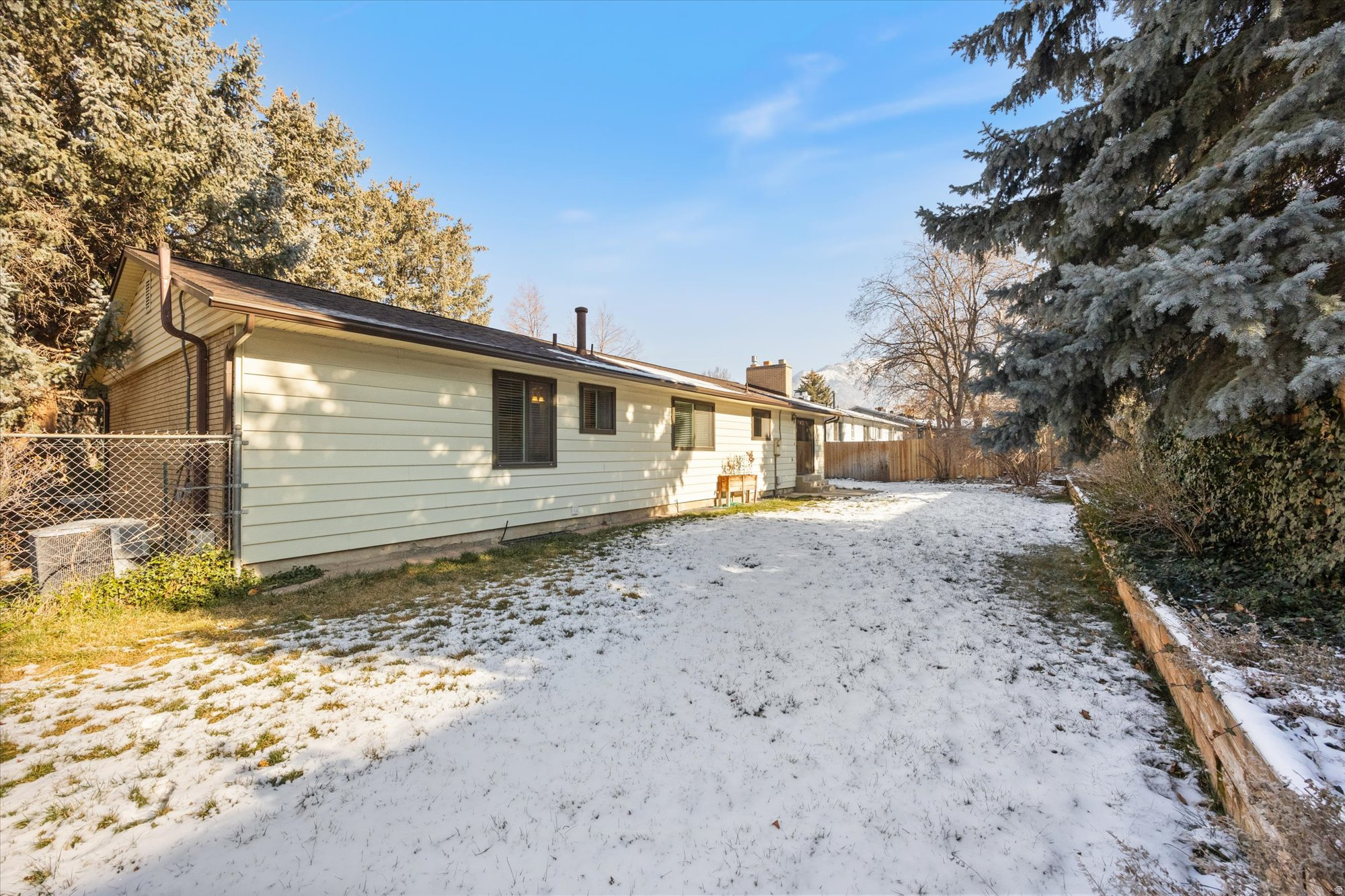 MOUNTAIN ESTATES #2 - Residential