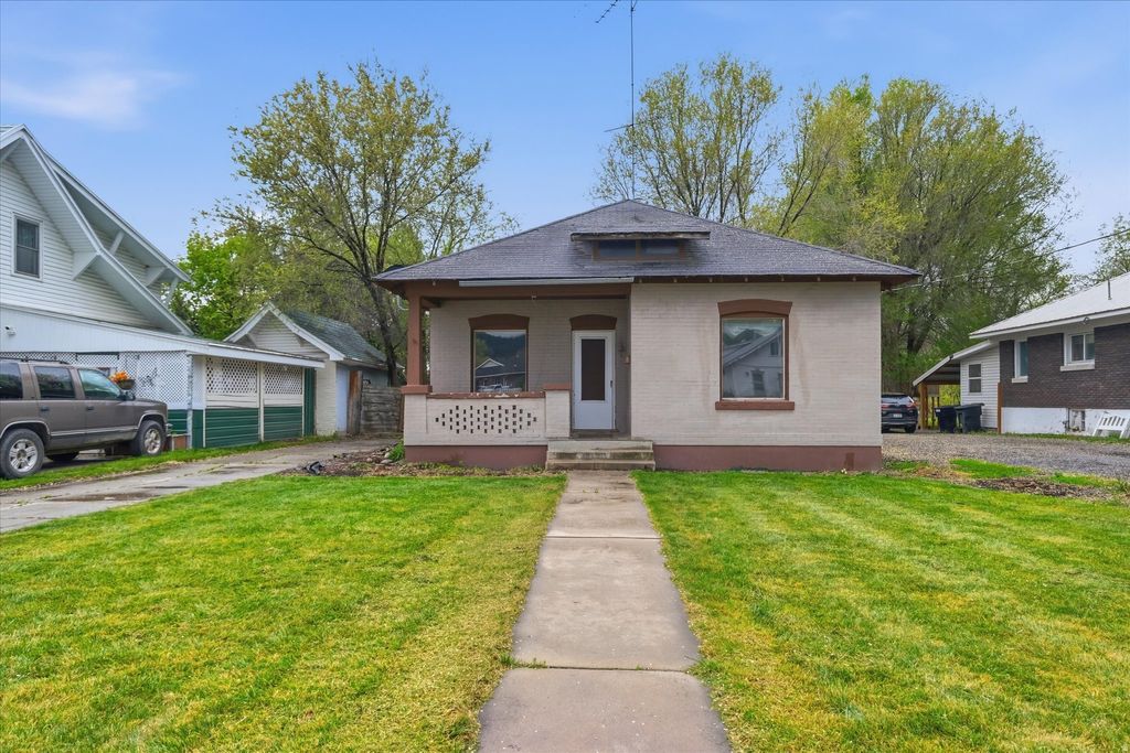 Photo of 137 BANNOCK ST, Malad City, ID 83252 (MLS # 2152747)