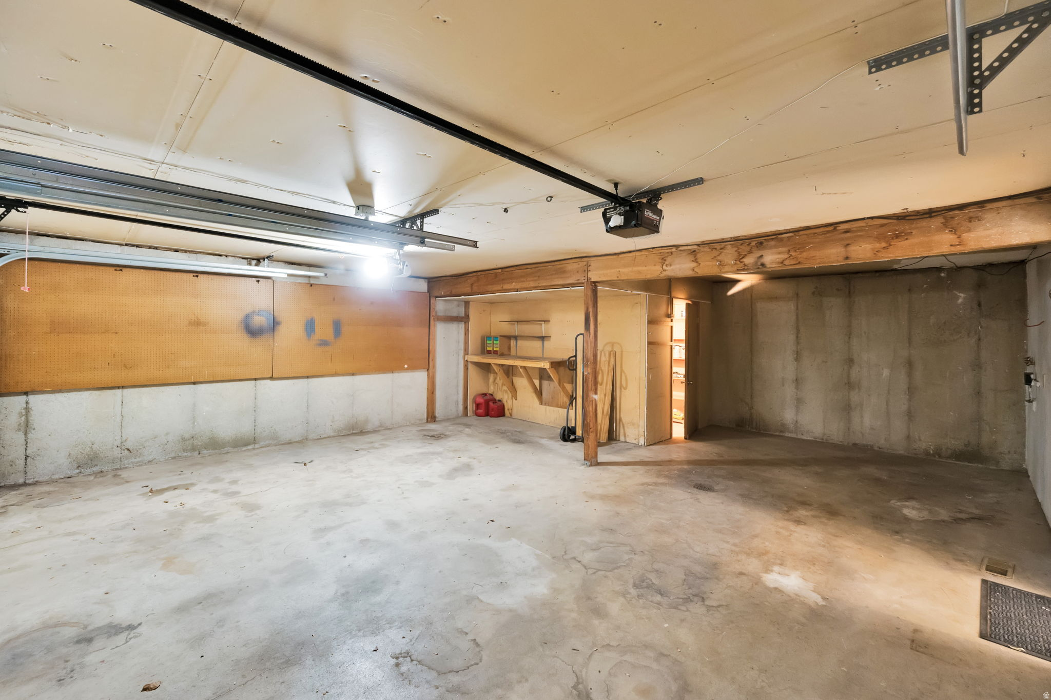 CLARMONT PLAZA - Residential