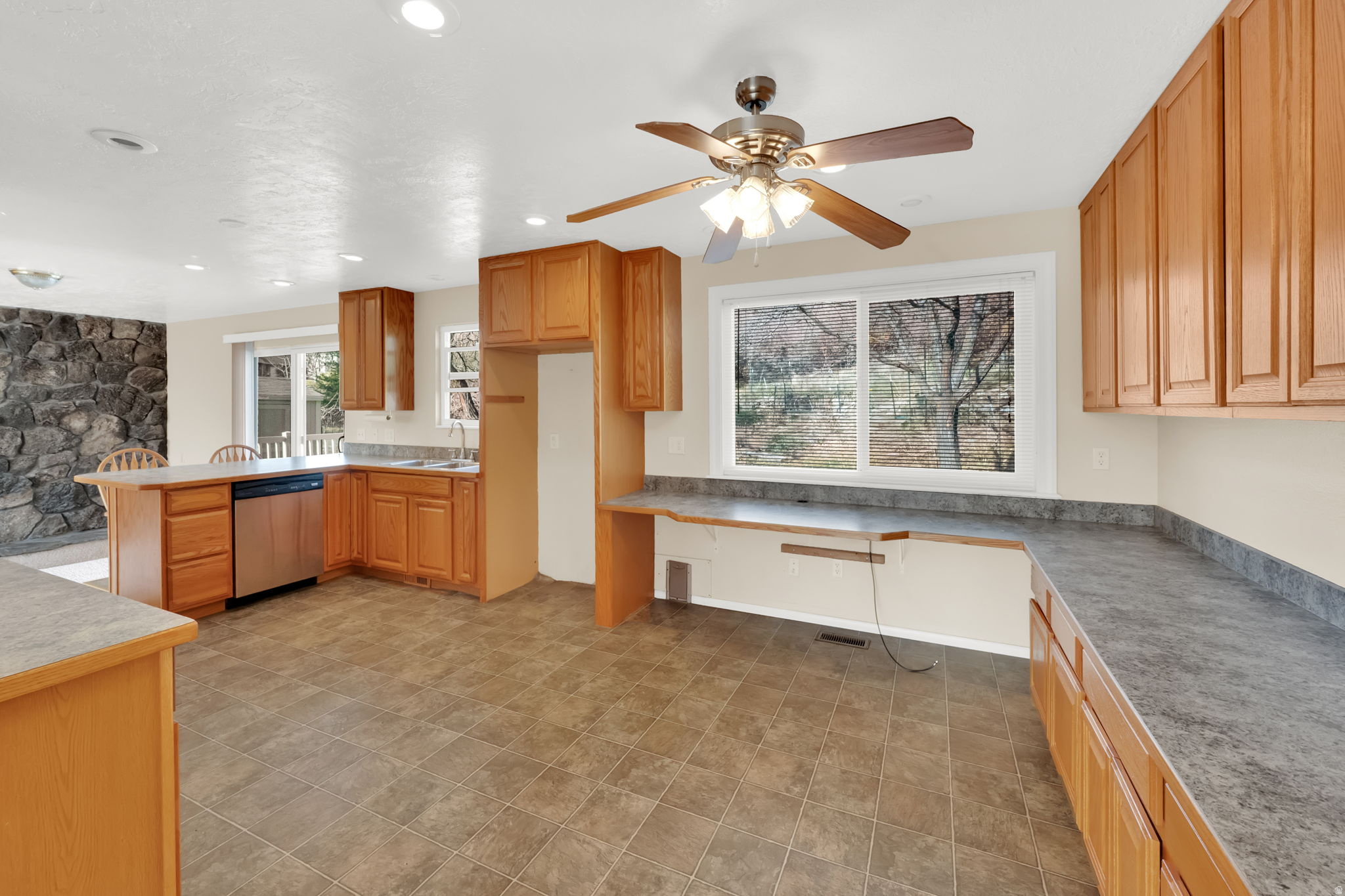 CLARMONT PLAZA - Residential