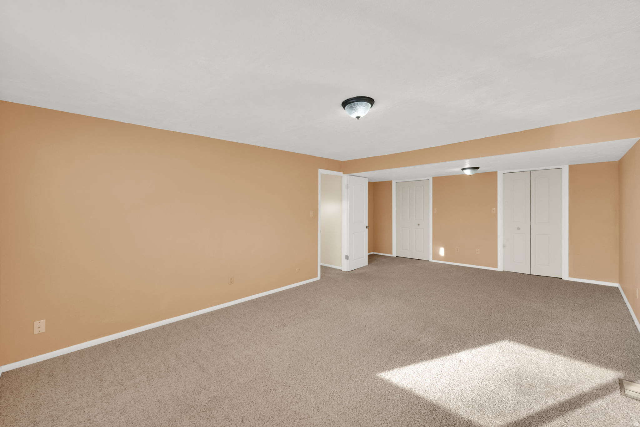 CLARMONT PLAZA - Residential